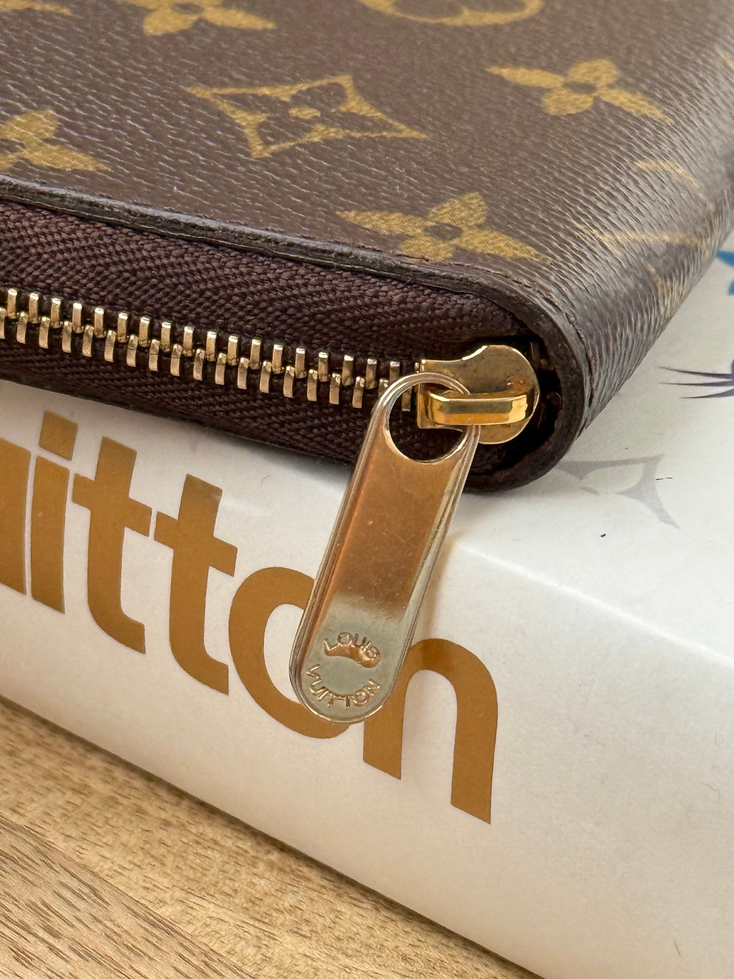 LV Zippy Passport