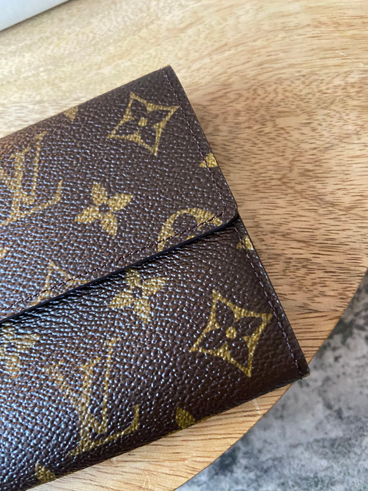 LV Sarah Wallet in Monogram