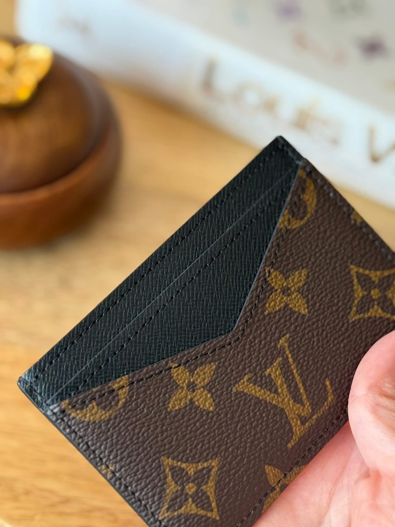LV Neo Porte Cartes Macassar