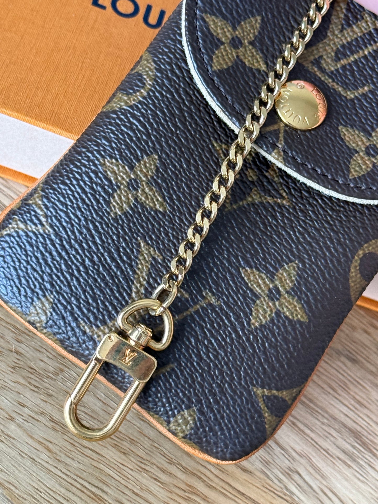 LV Etui MM Phone Case