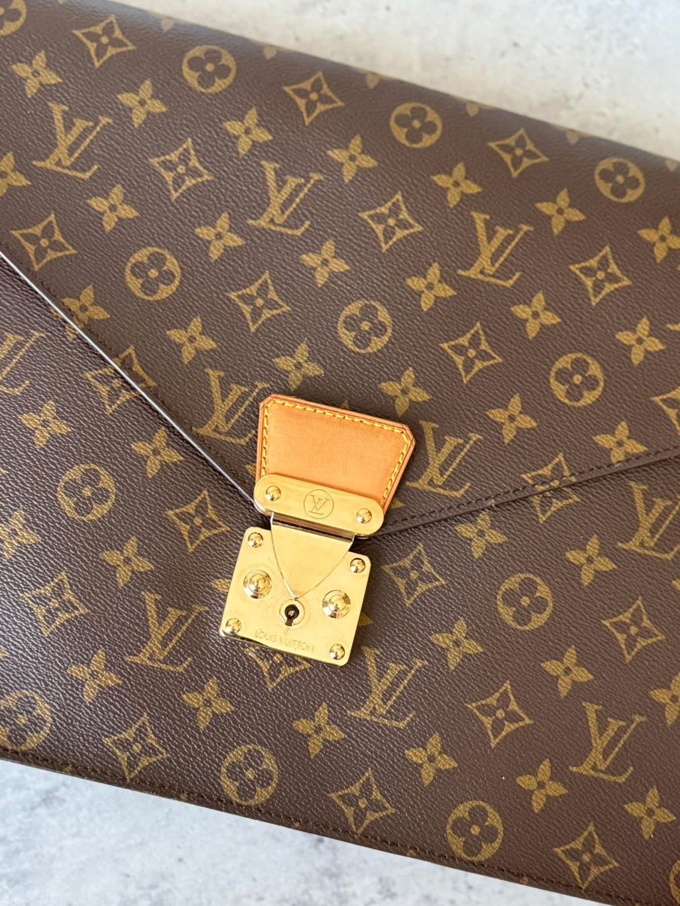 LV Porte Document Senateur