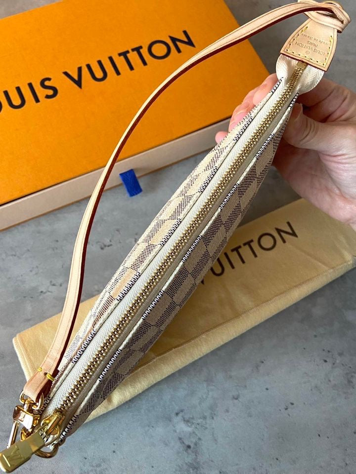 LV Pochette Accesoires Azur