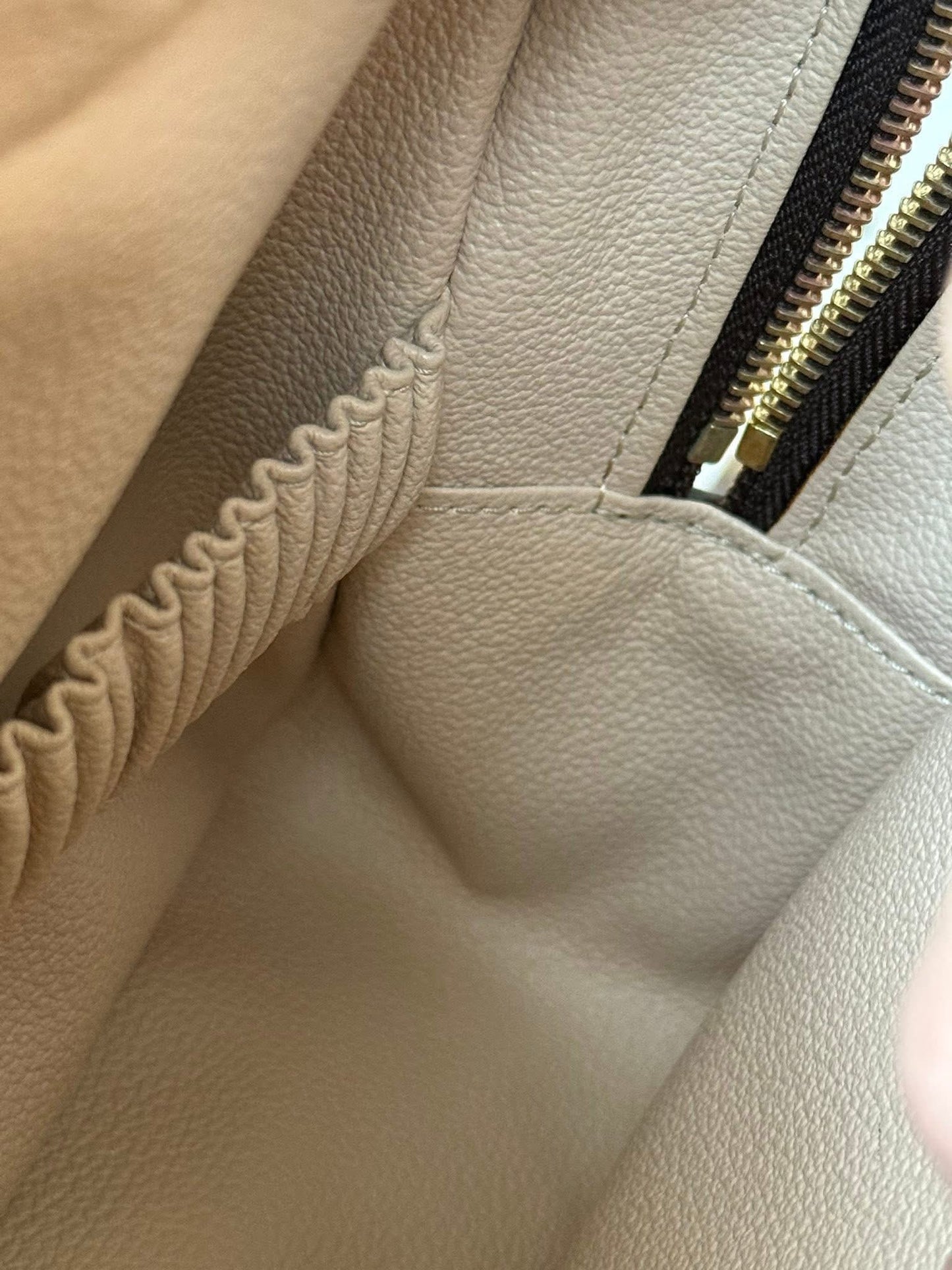 LV Trousse 28 New Model