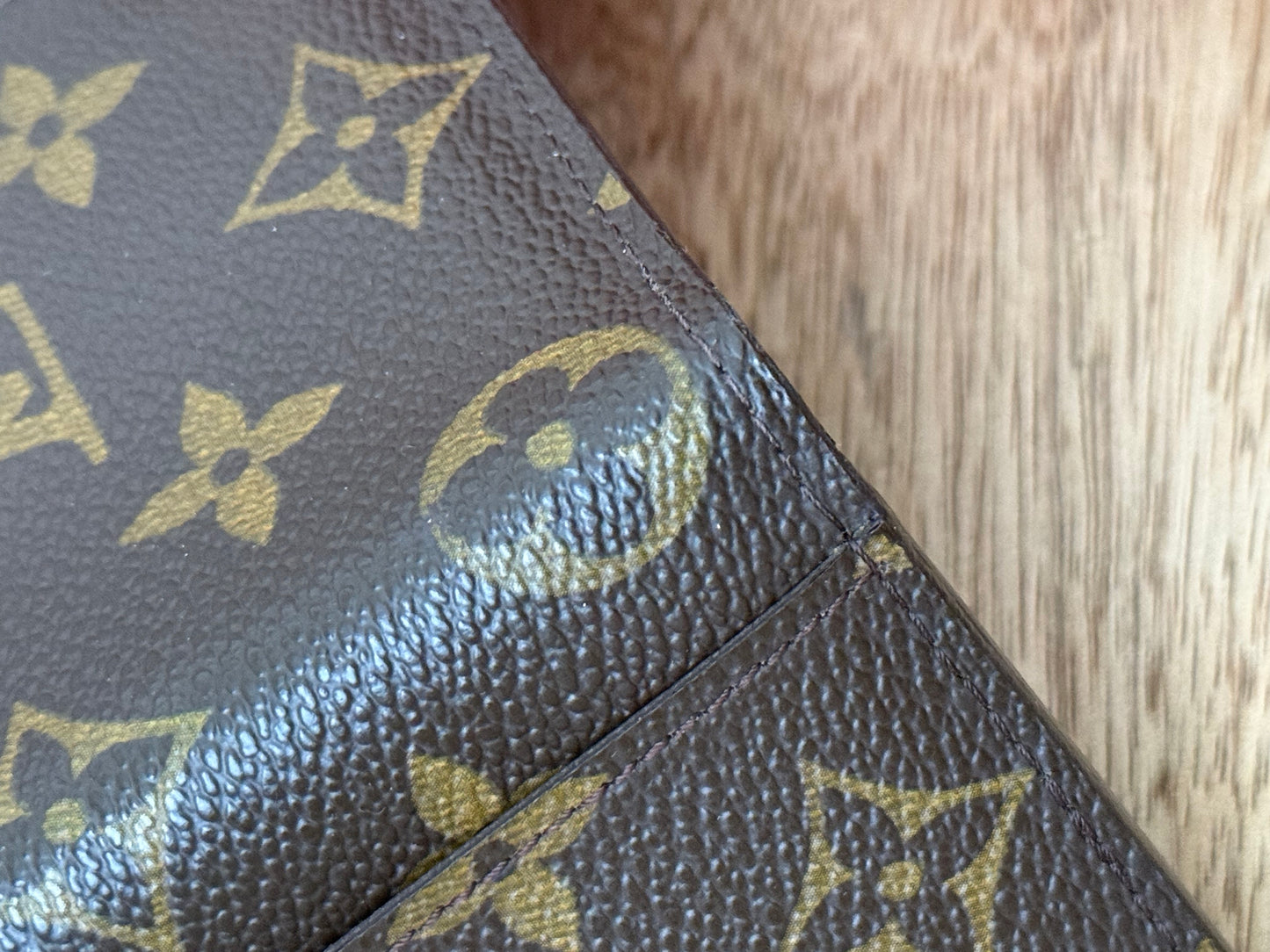LV Pocket Organizer