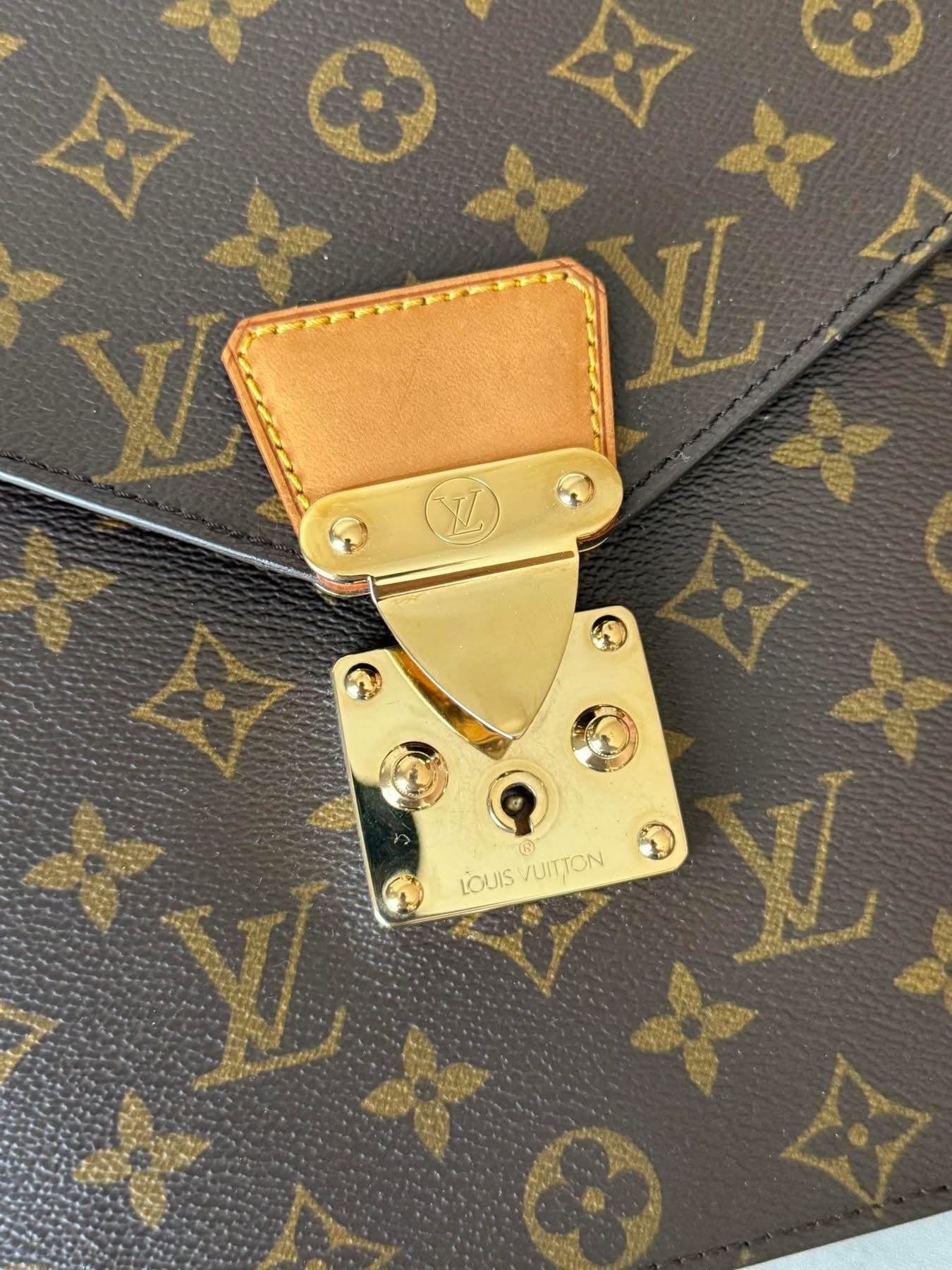 LV Porte Document Senateur