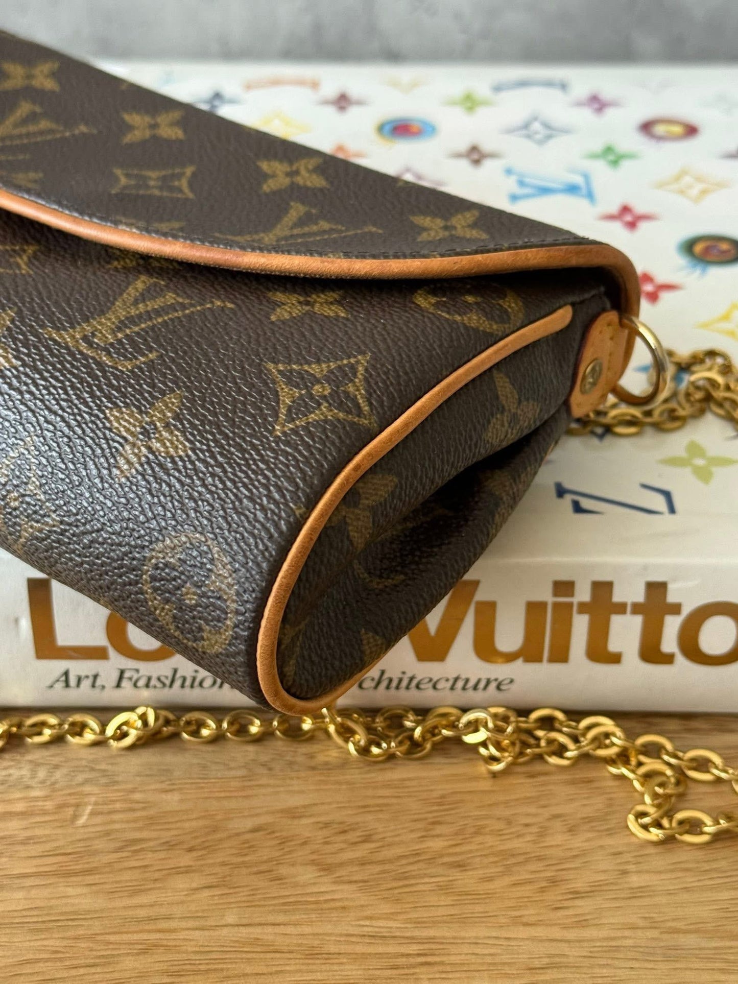 LV Friendly Pochette