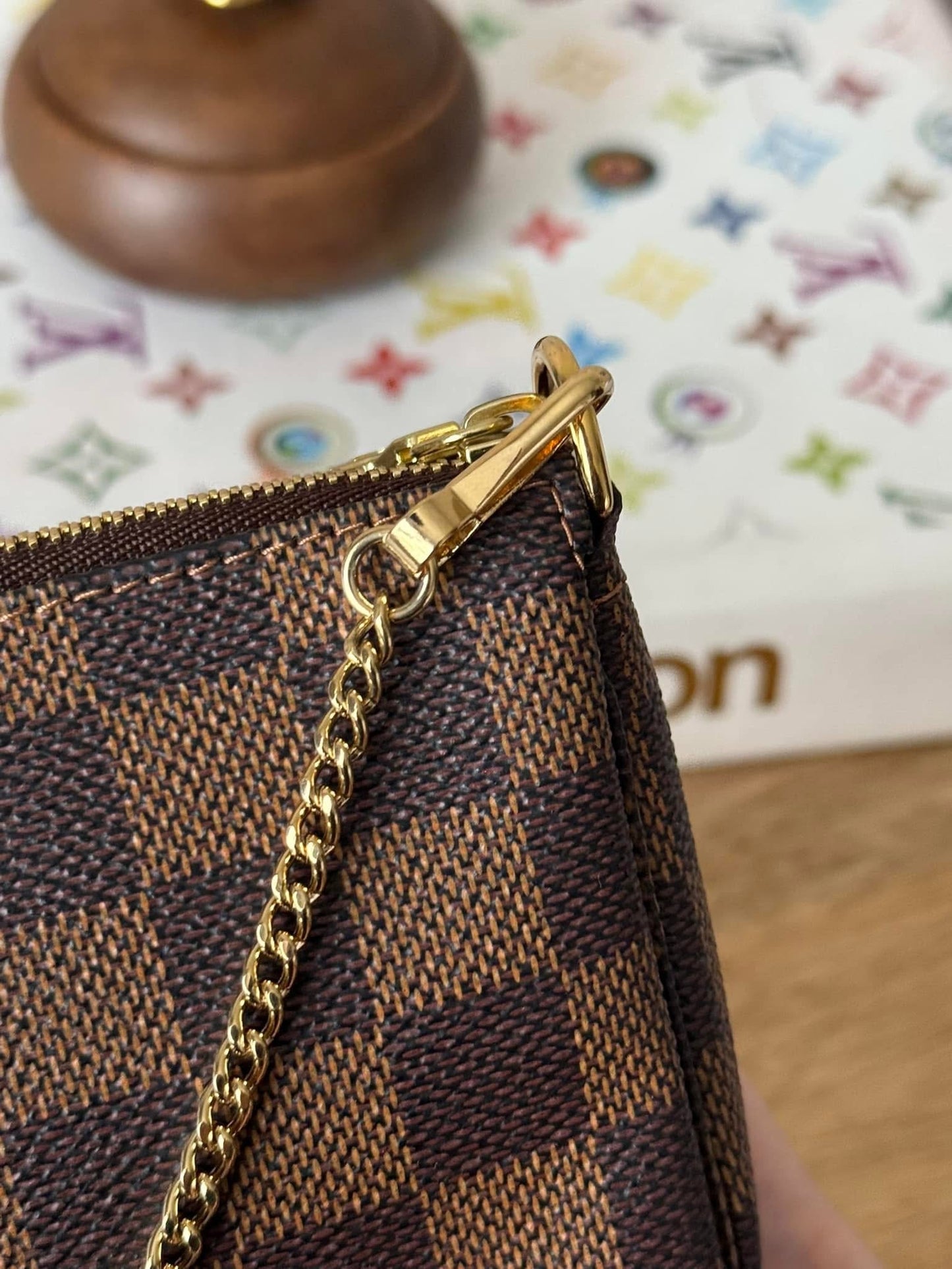 LV DE Bucket Pochette