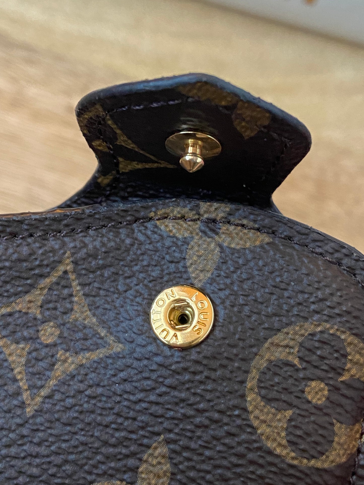 LV Etui MM Sunglasses case