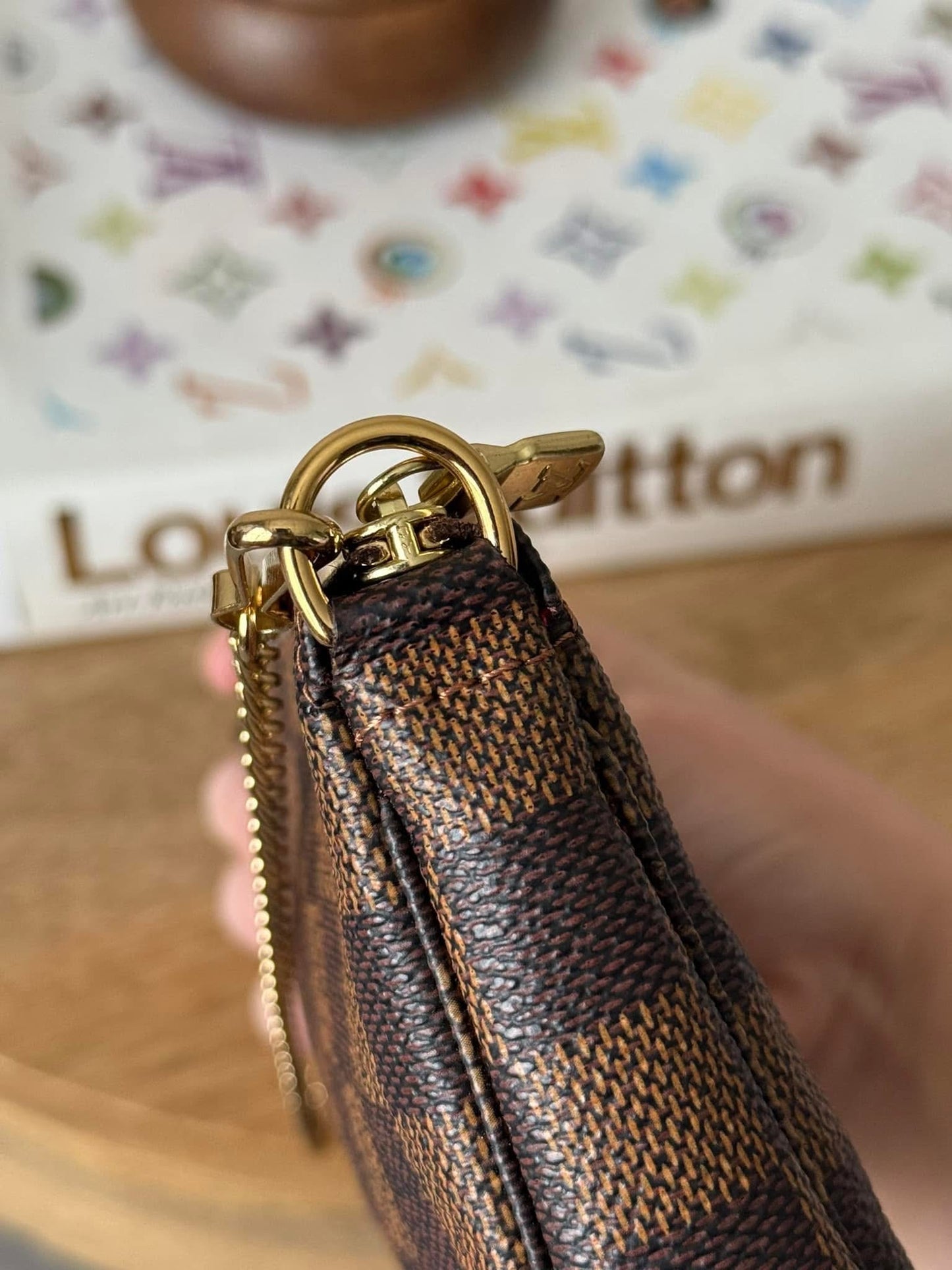 LV DE Bucket Pochette