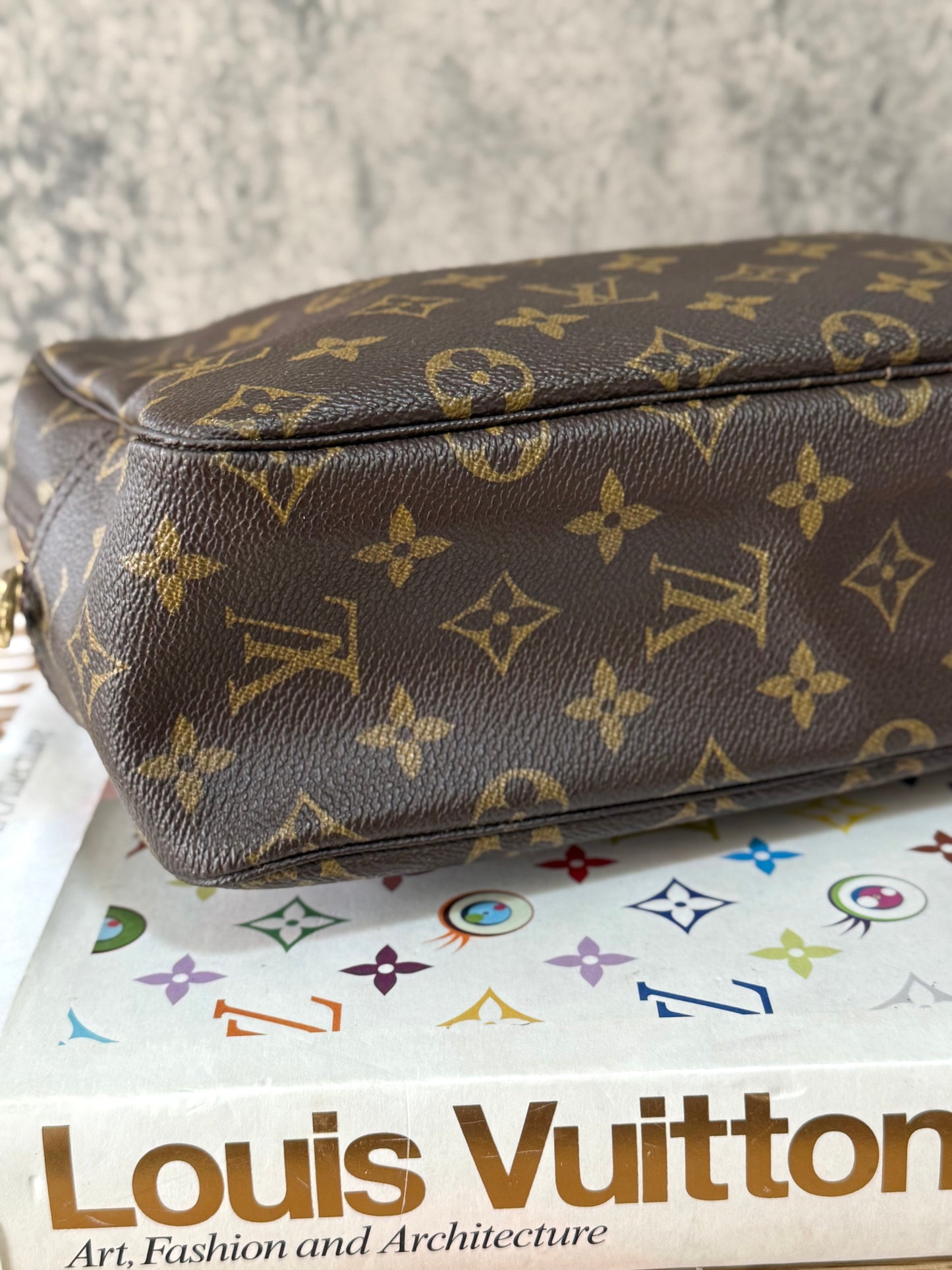 LV Trousse 28