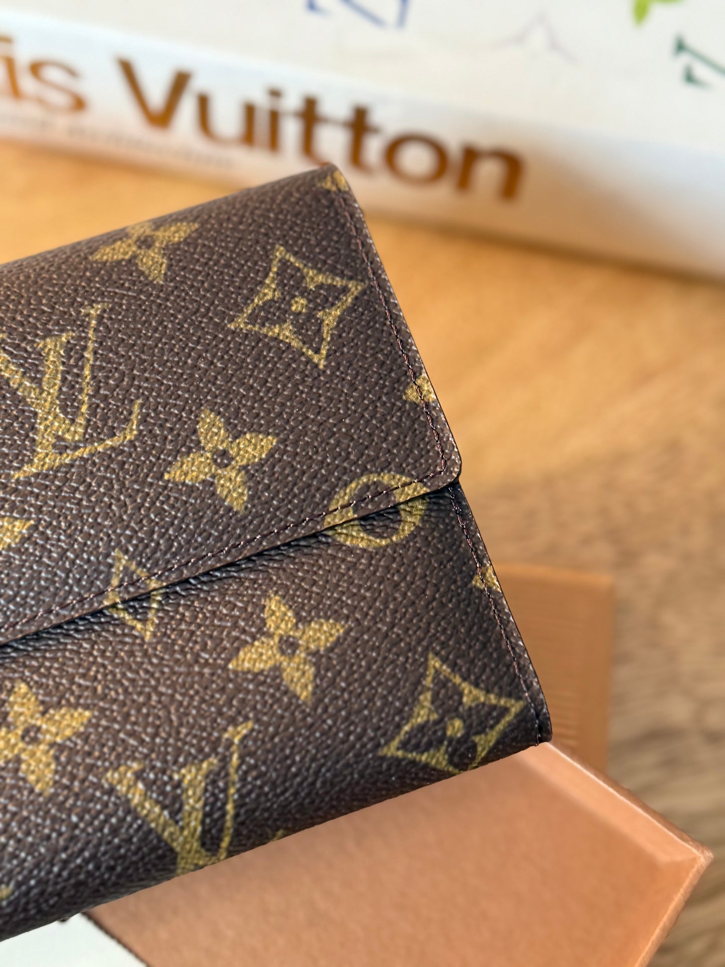 LV International Wallet