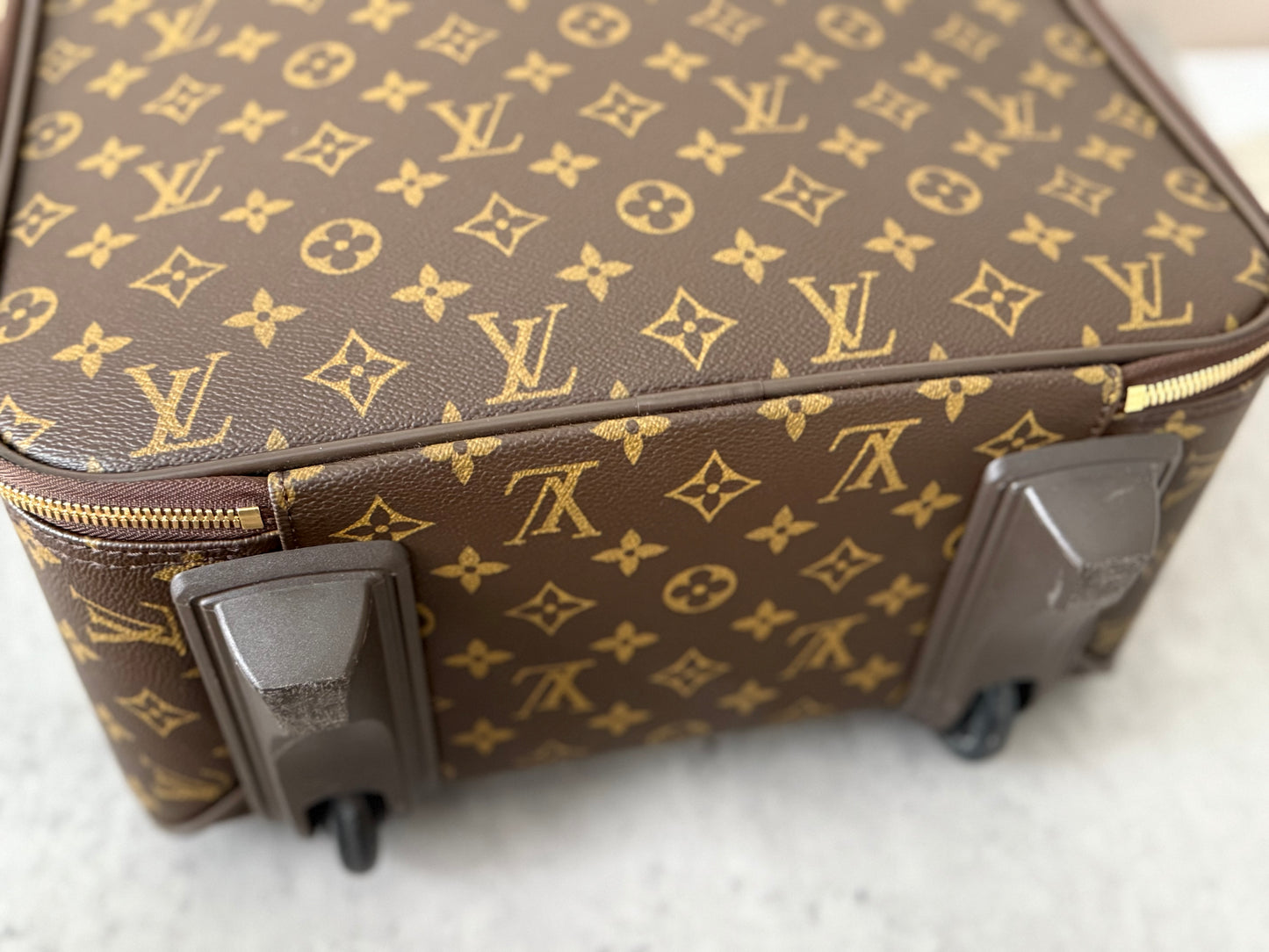 LV Pegase 45 Rolling Luggage