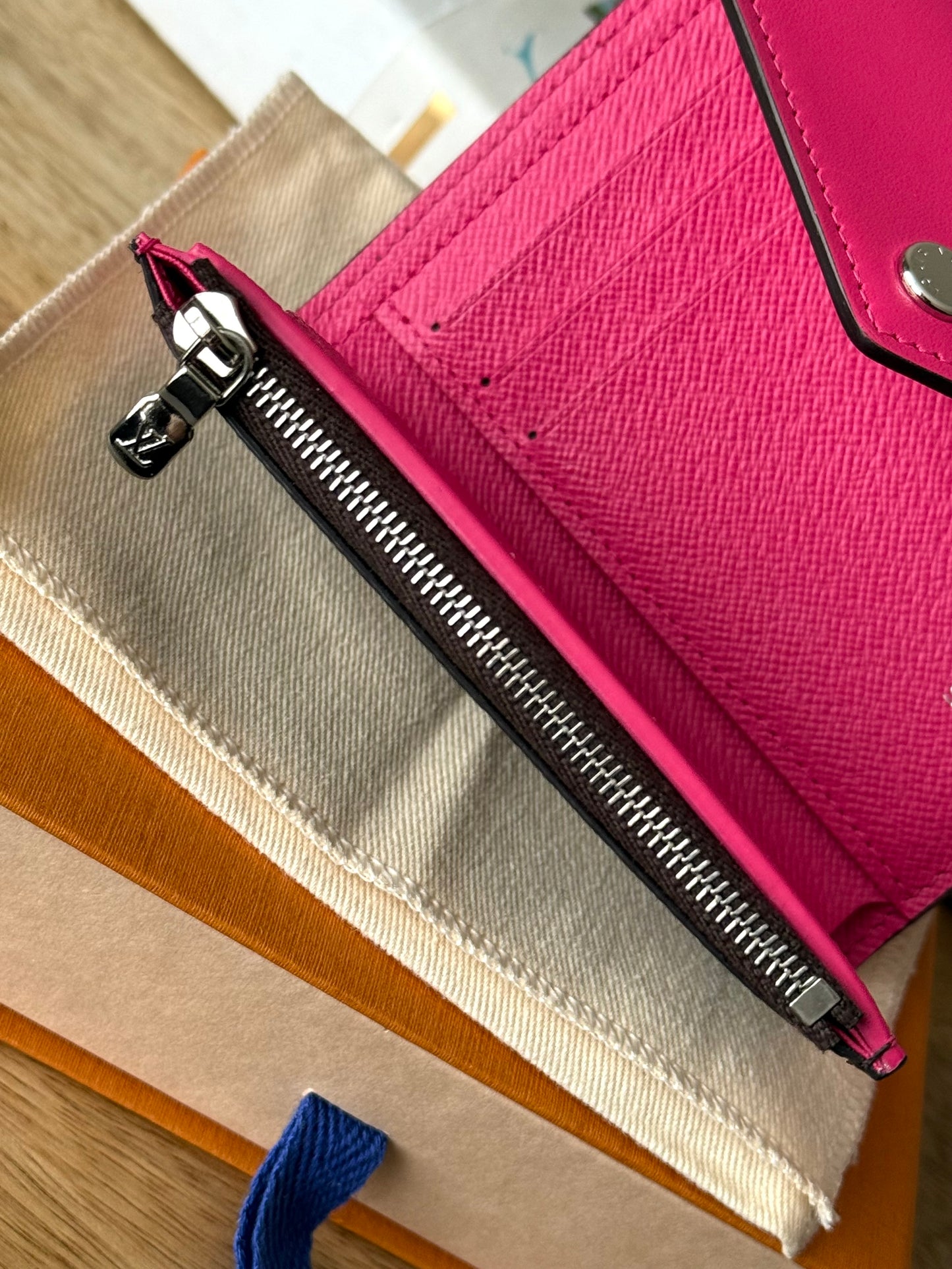 LV Victorine wallet pink