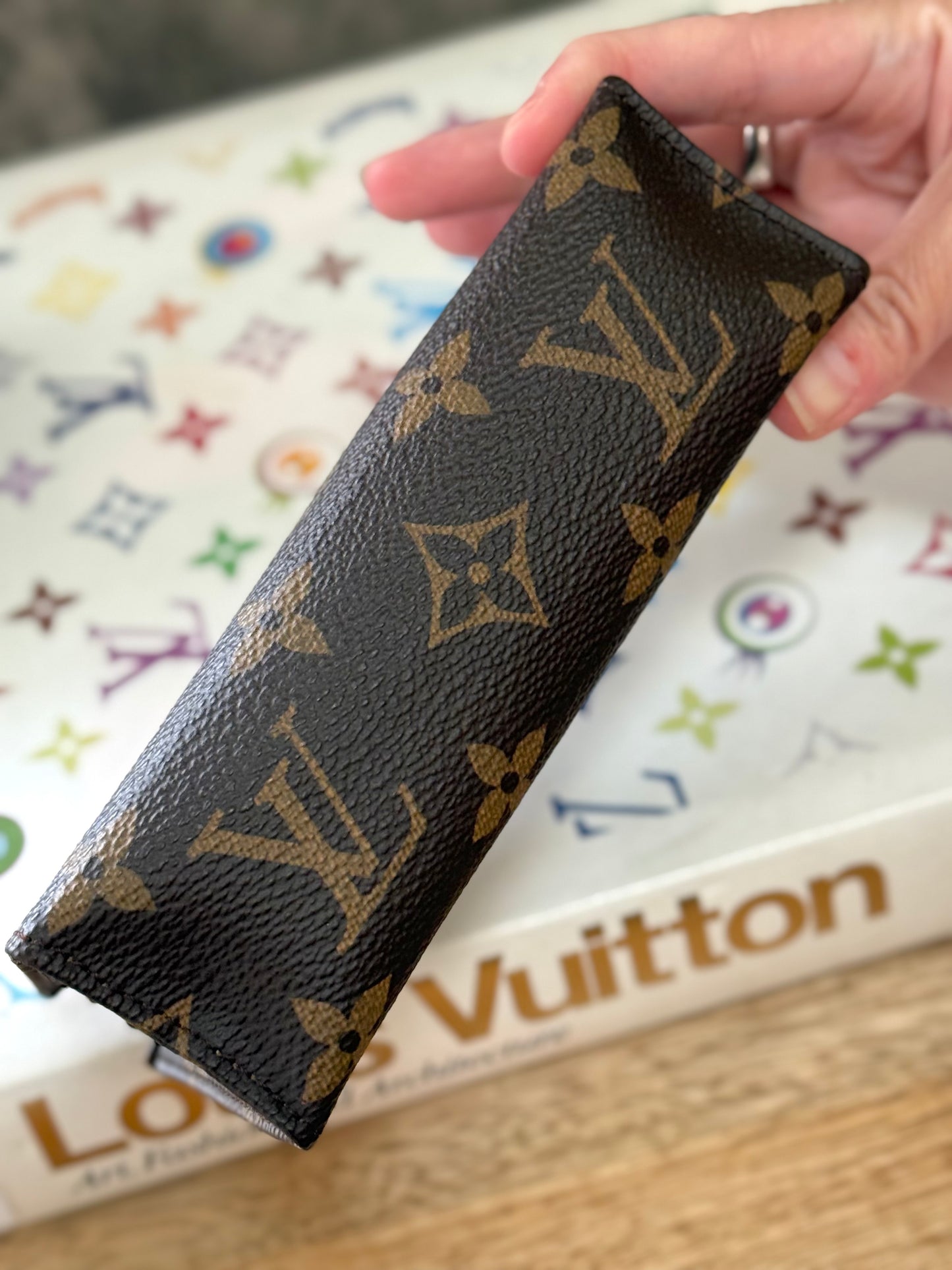 LV Toiletry 15