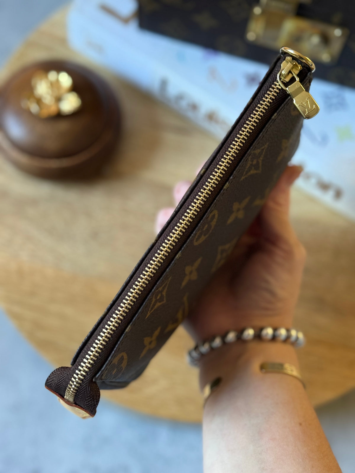 LV Bucket Pochette Monogram