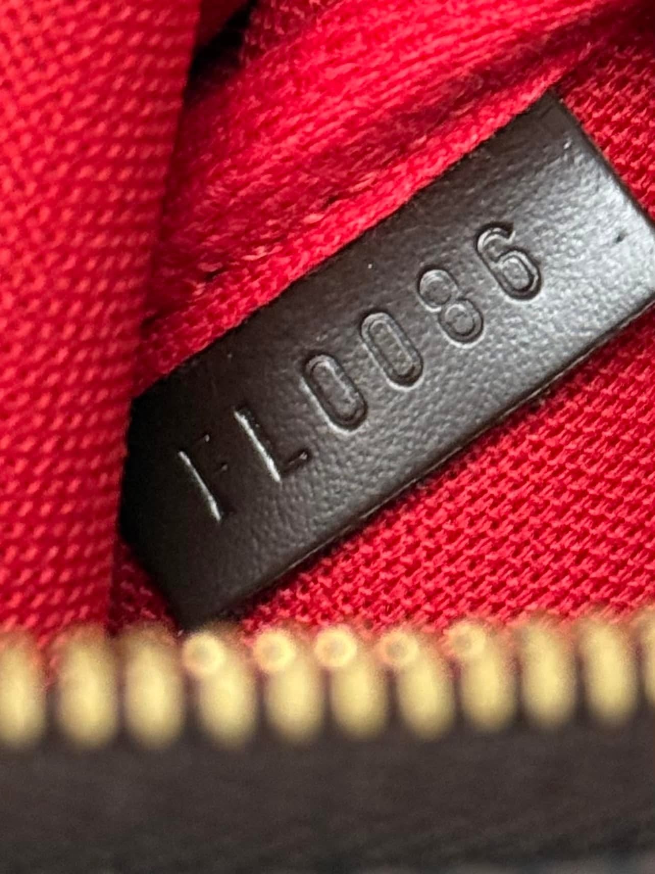 LV DE Bucket Pochette