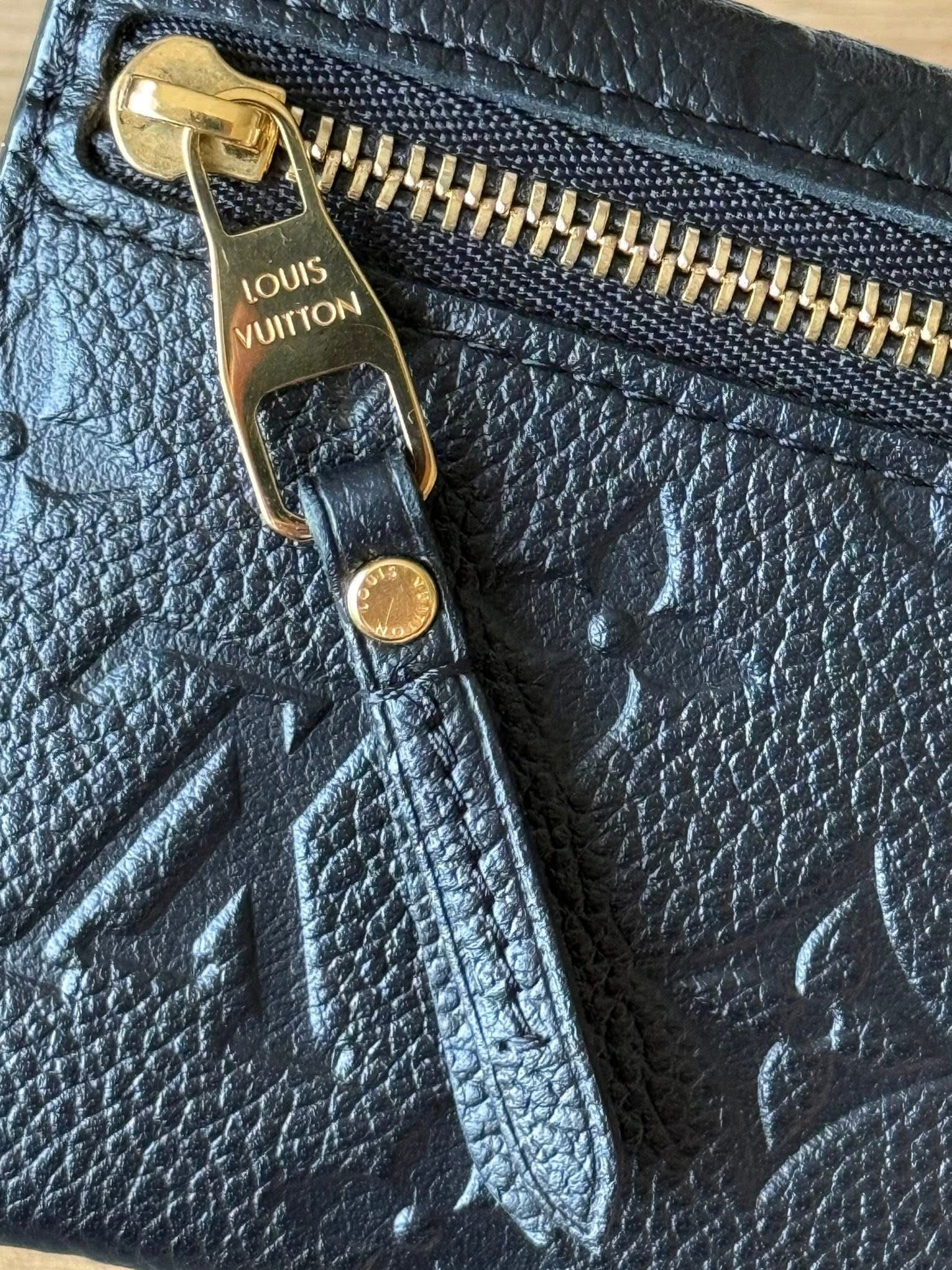 LV Key Pouch Empreinte in Noir