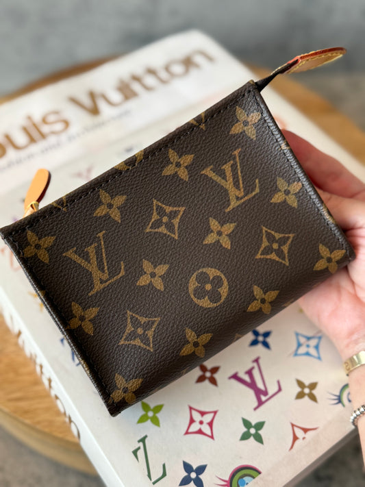 LV Toiletry 15 Pouch