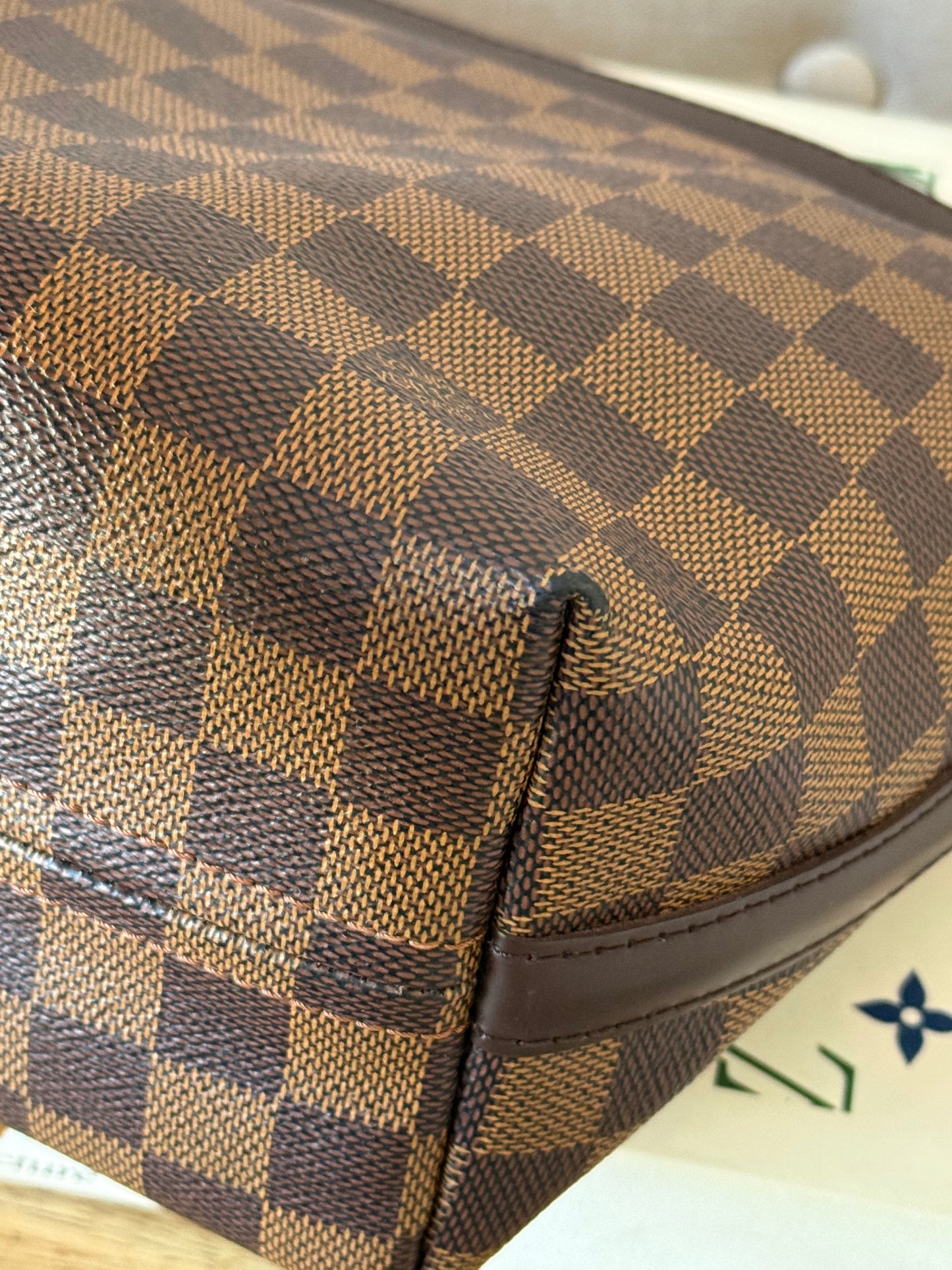 LV Illovo MM Bag