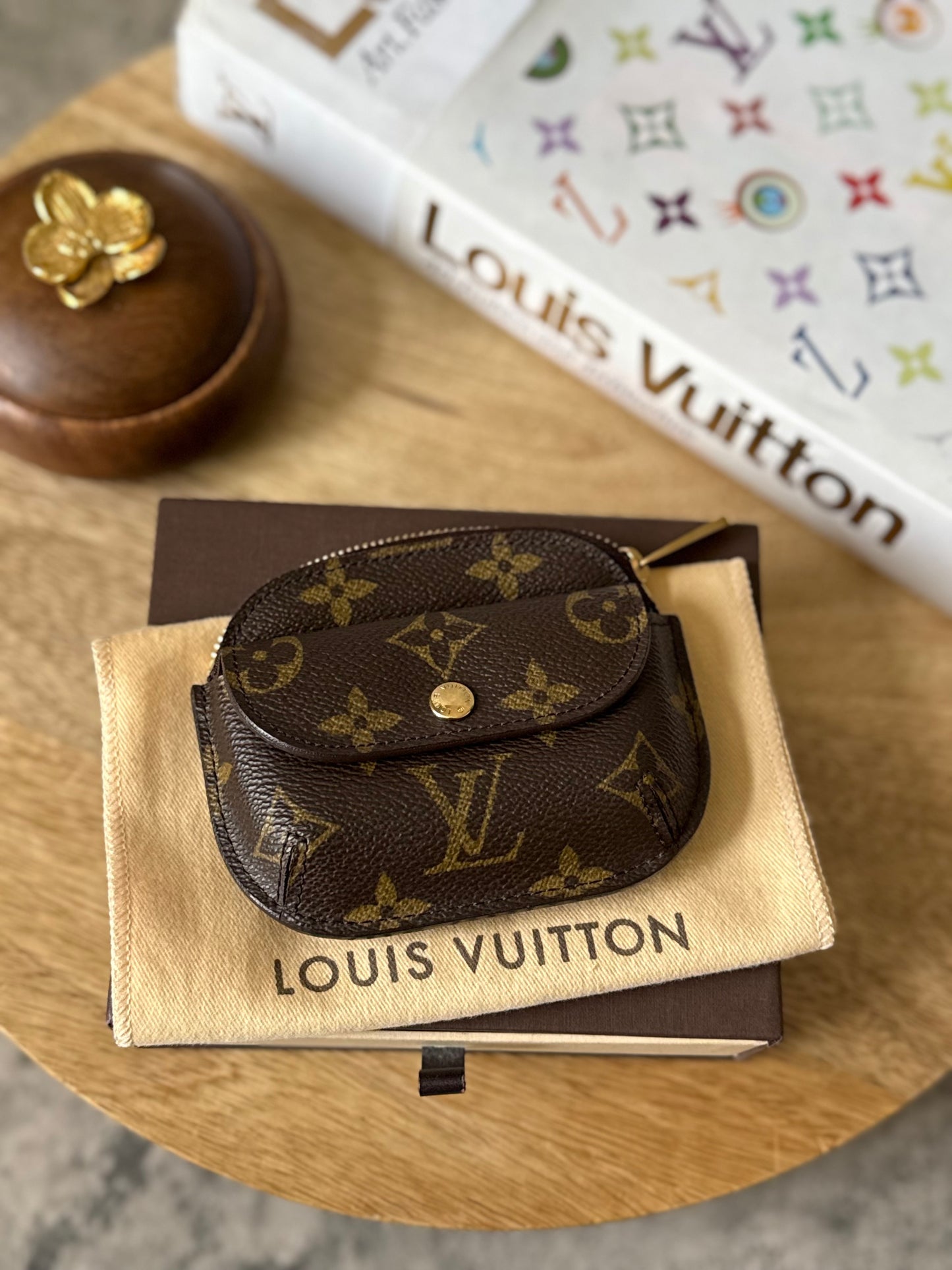 LV Schilling Coin Pouch