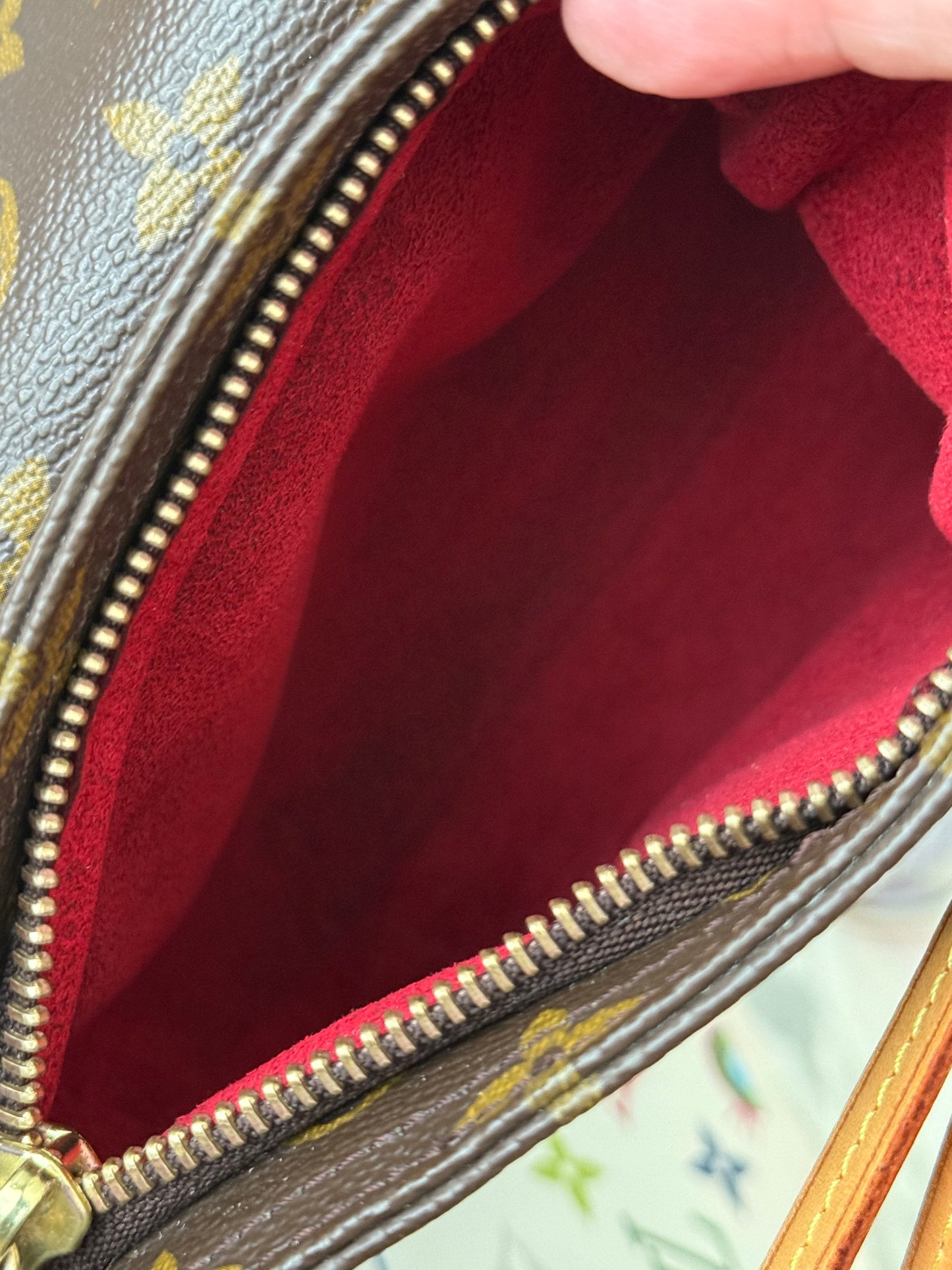 LV Partition Pouch