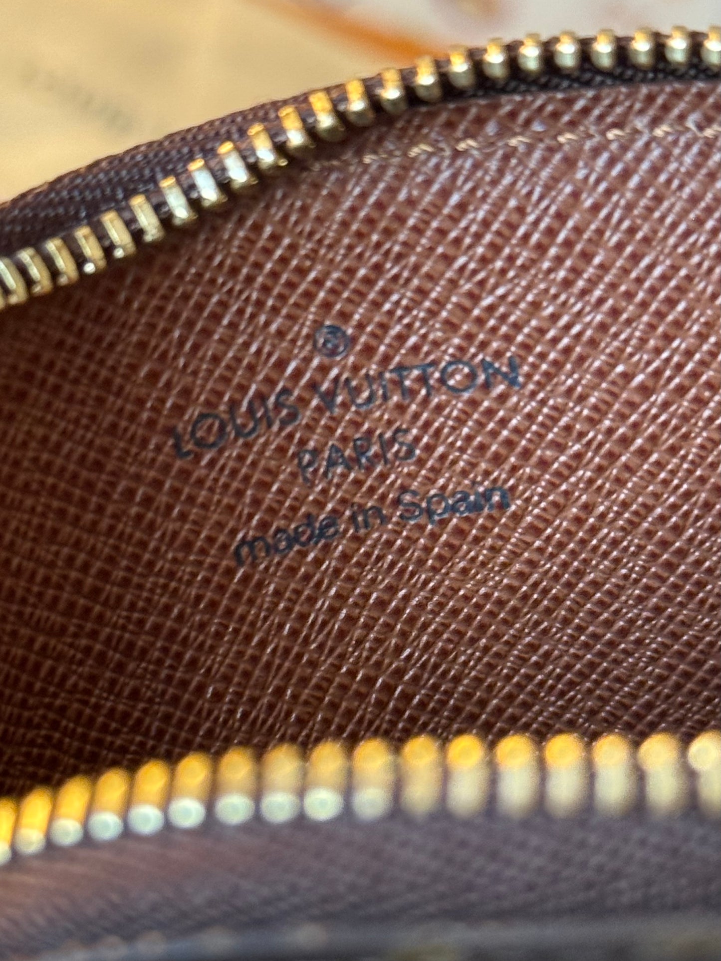 LV Schilling Pouch