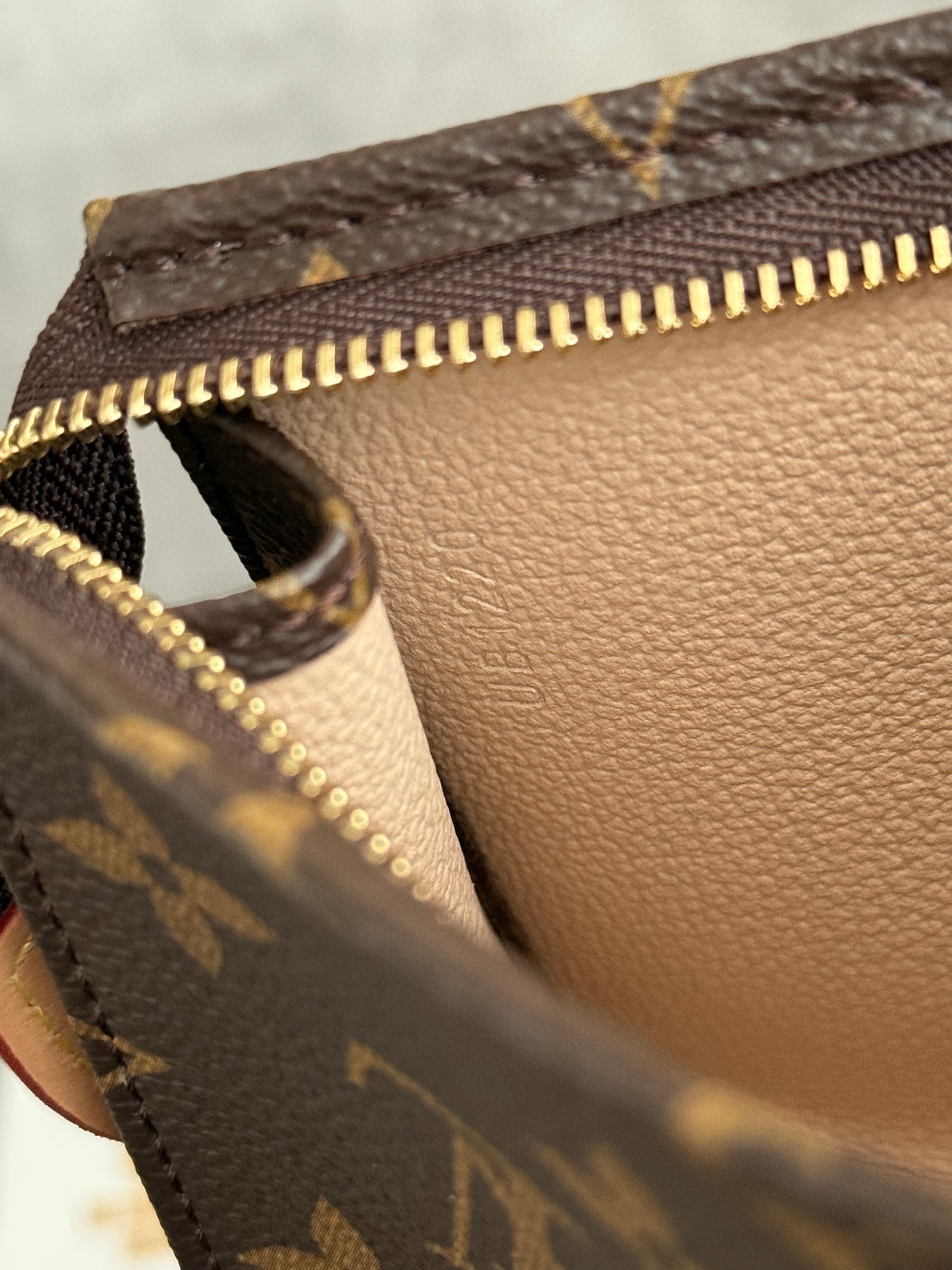 LV Toiletry 15 Monogram
