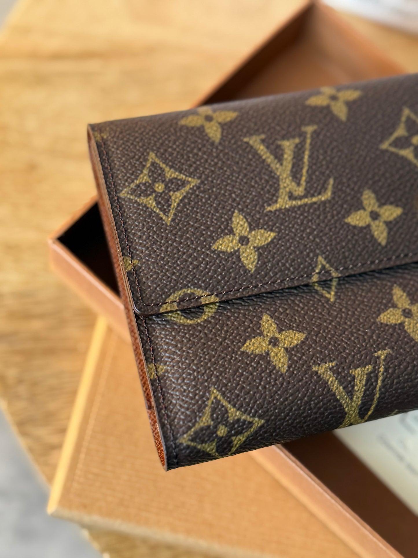 LV International Wallet