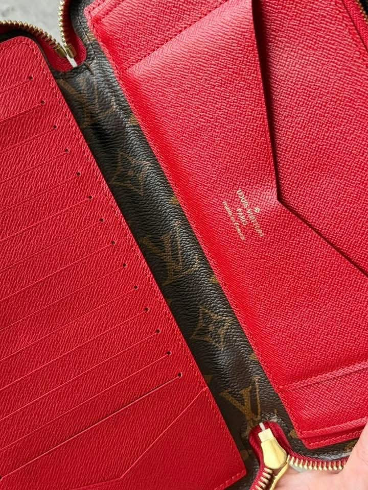 LV Daily Organizer Cerise wallet