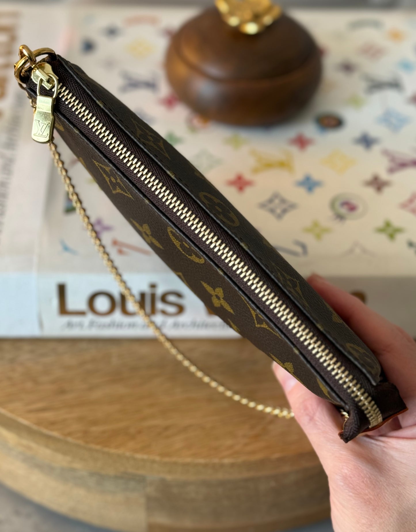 LV Bucket Pochette