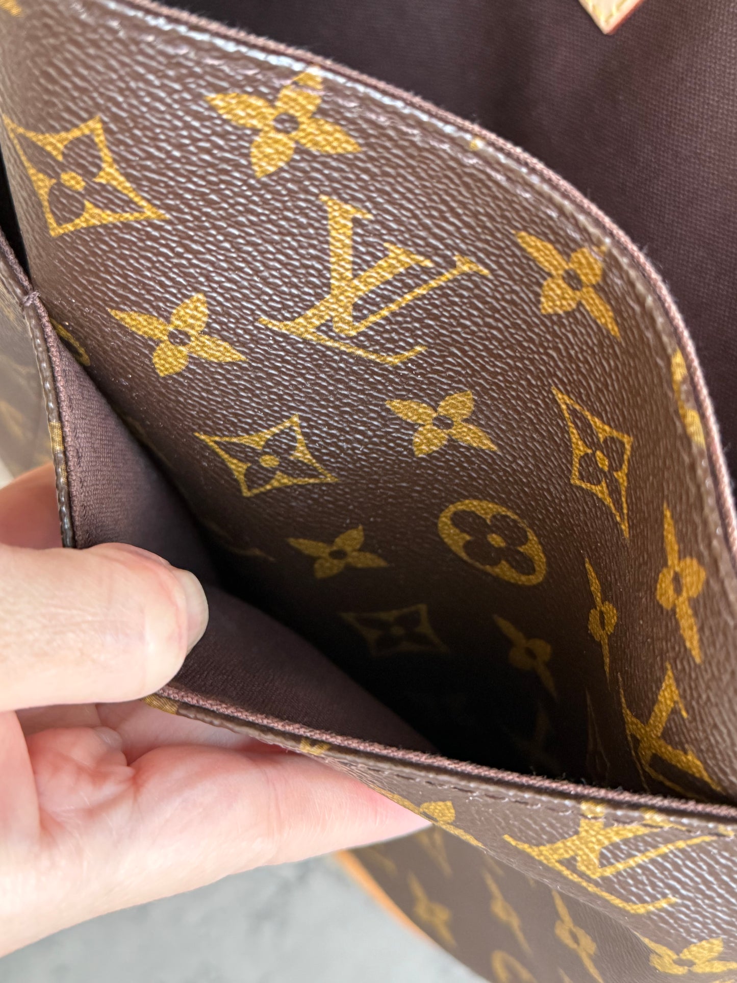 LV Menilmontant MM