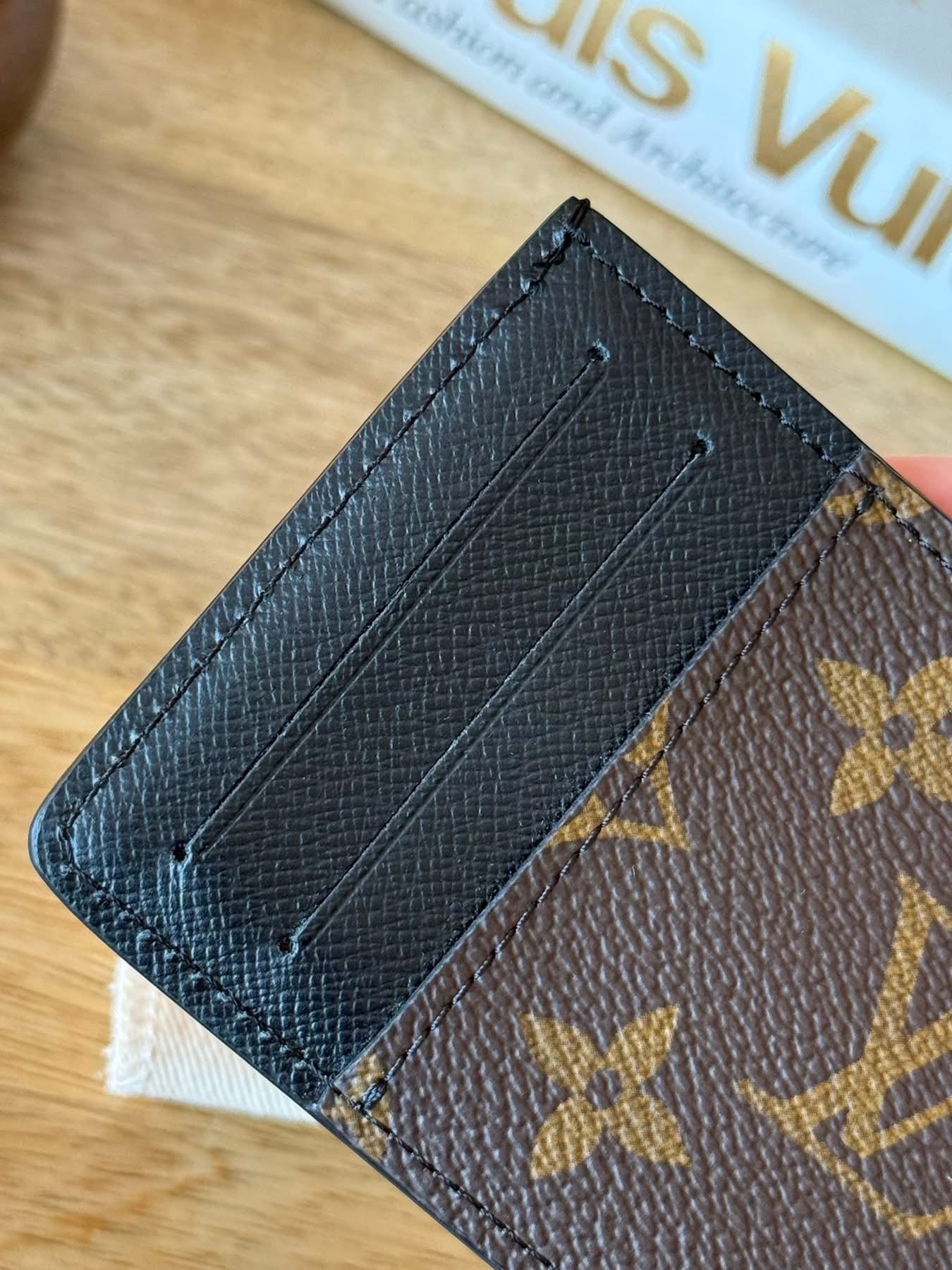LV Neo Porte Cartes Macassar