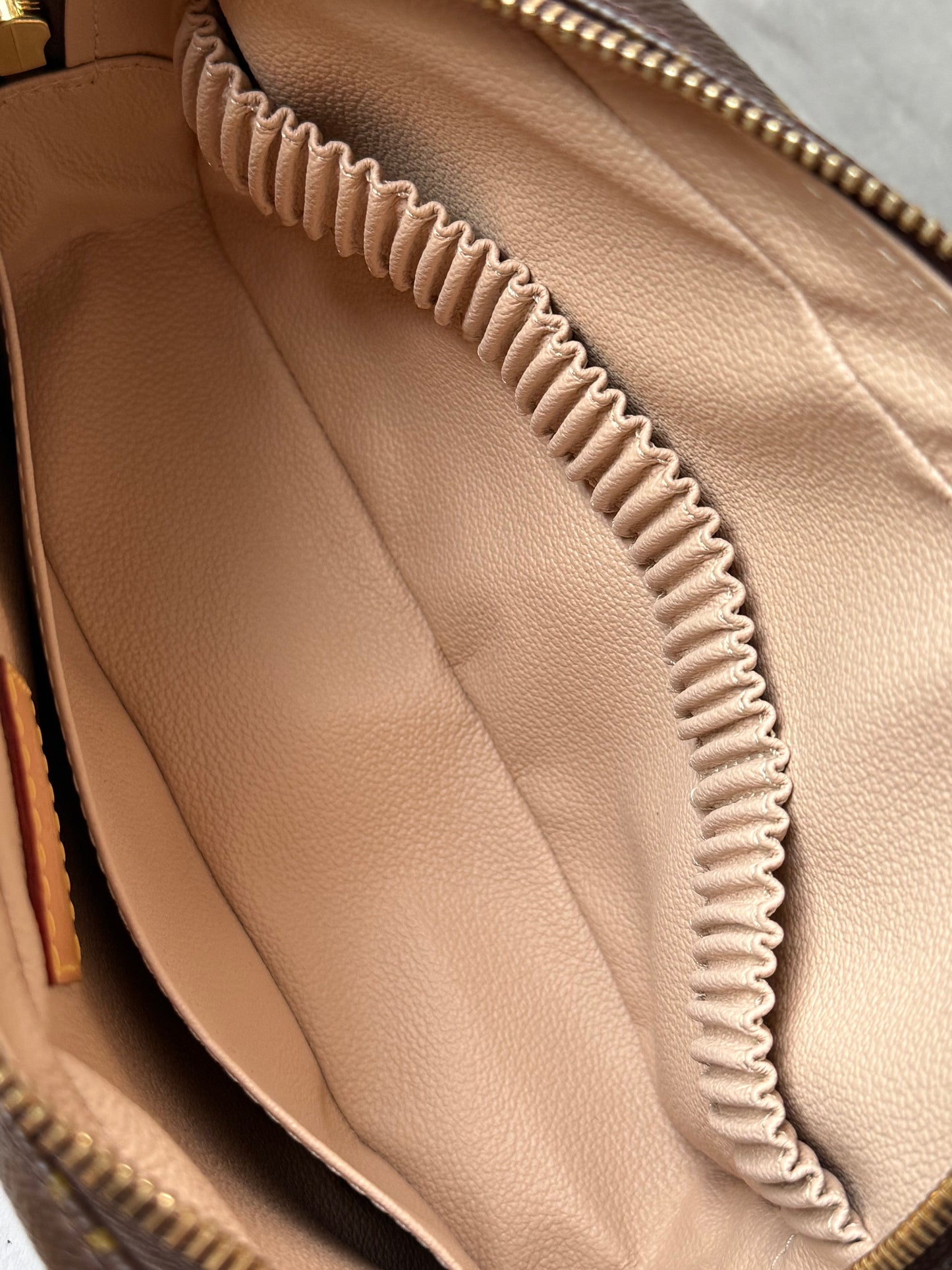LV Trousse 23 (Newer Model)