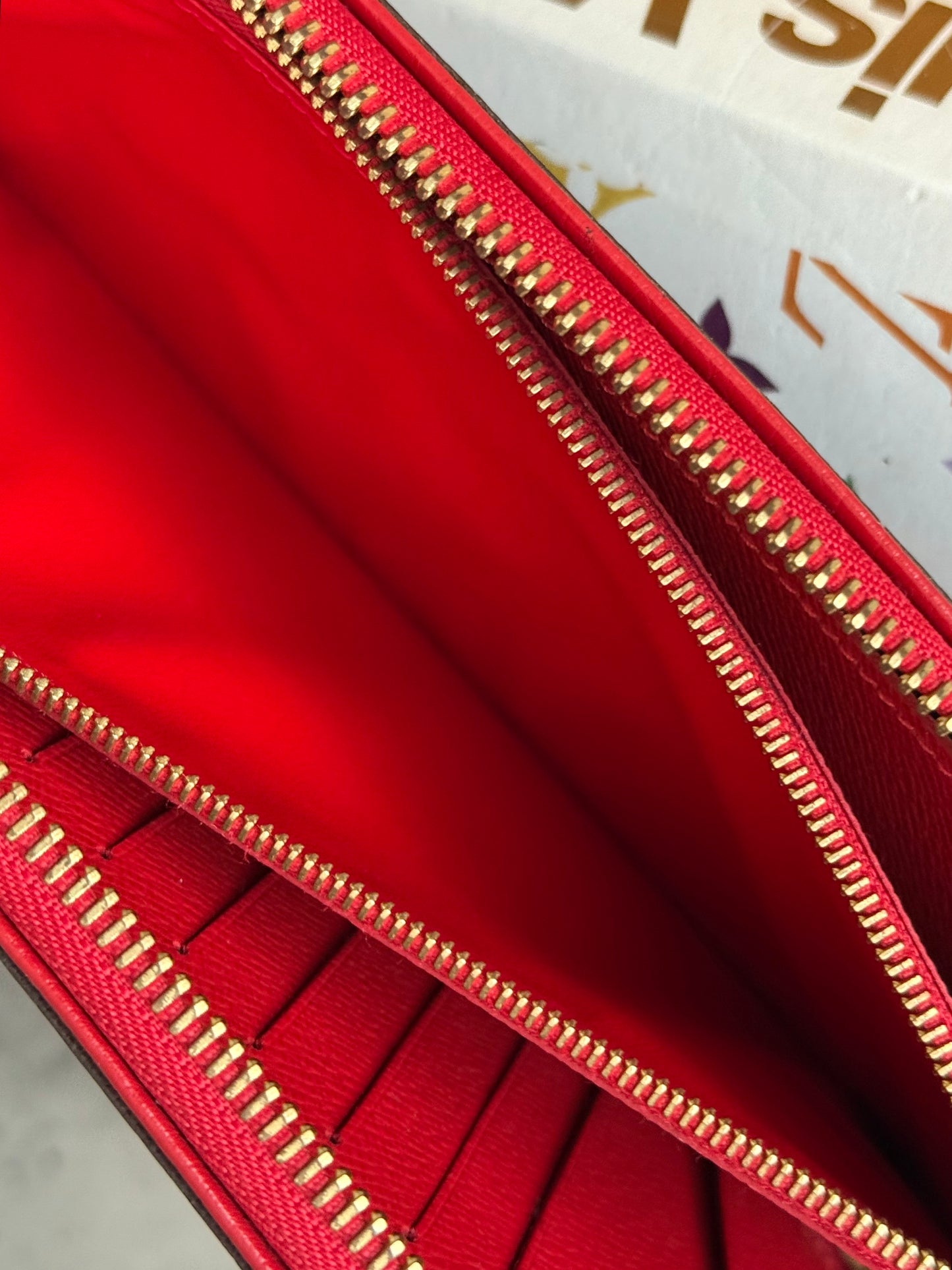 LV Cerise Daily organizer