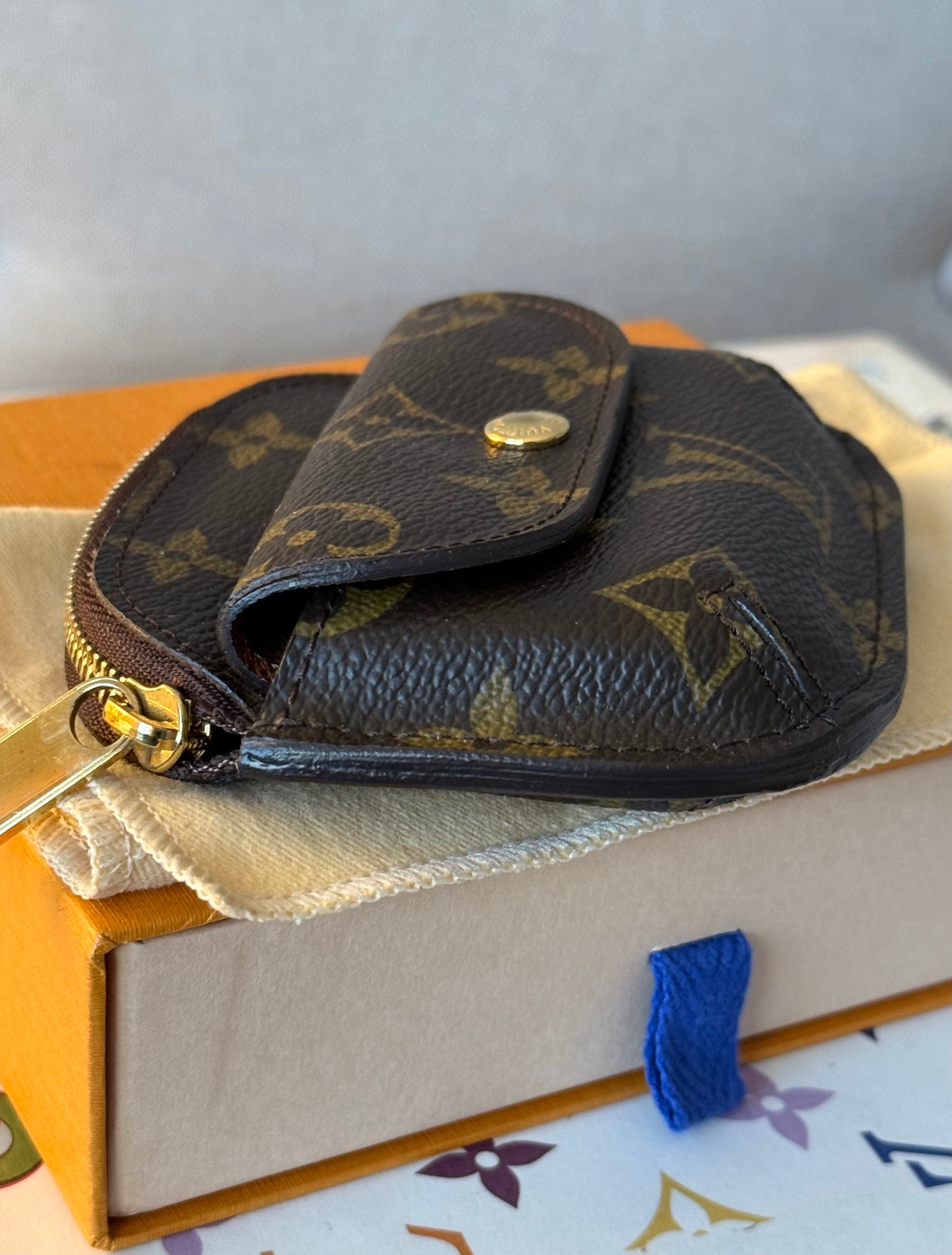 LV Schilling Pouch