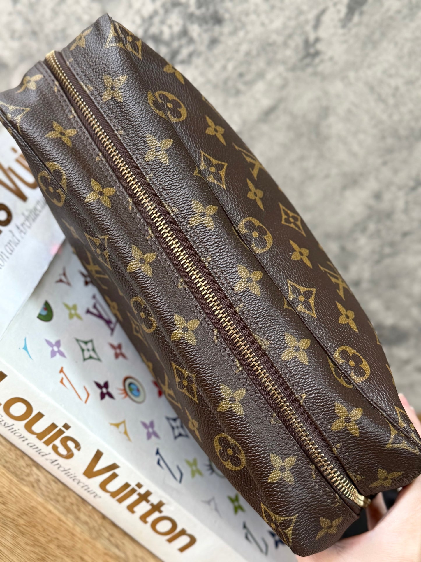LV Trousse 28