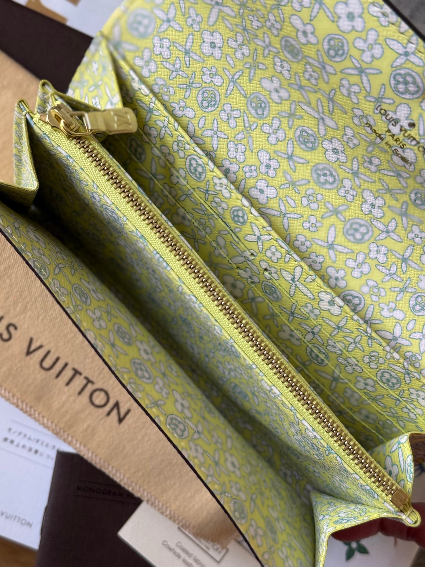 LV Sarah Wallet Fleuri