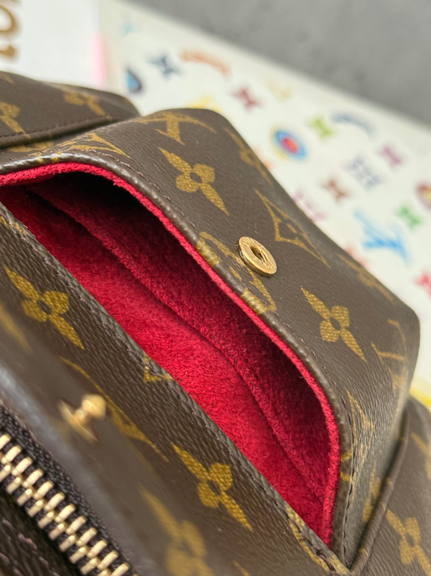 LV Partition Pouch