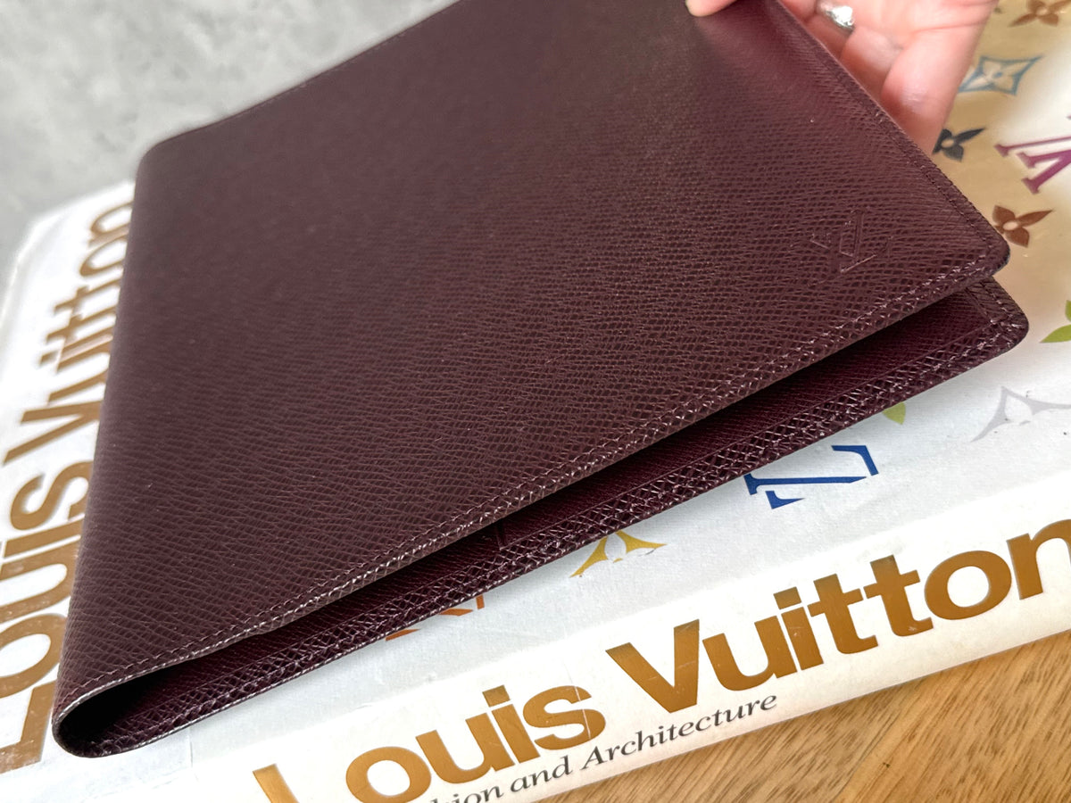 LV Desk Agenda Taiga Mahogany
