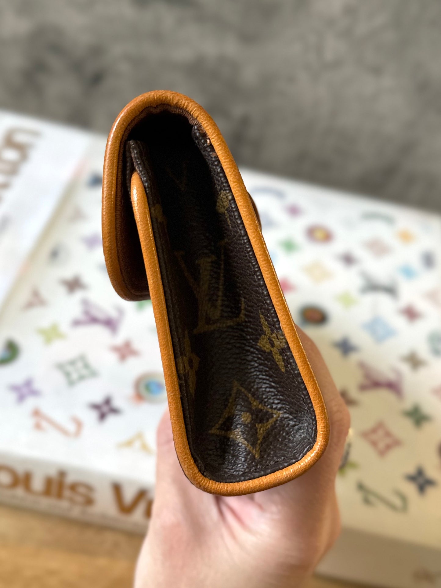 LV Pochette Florentine