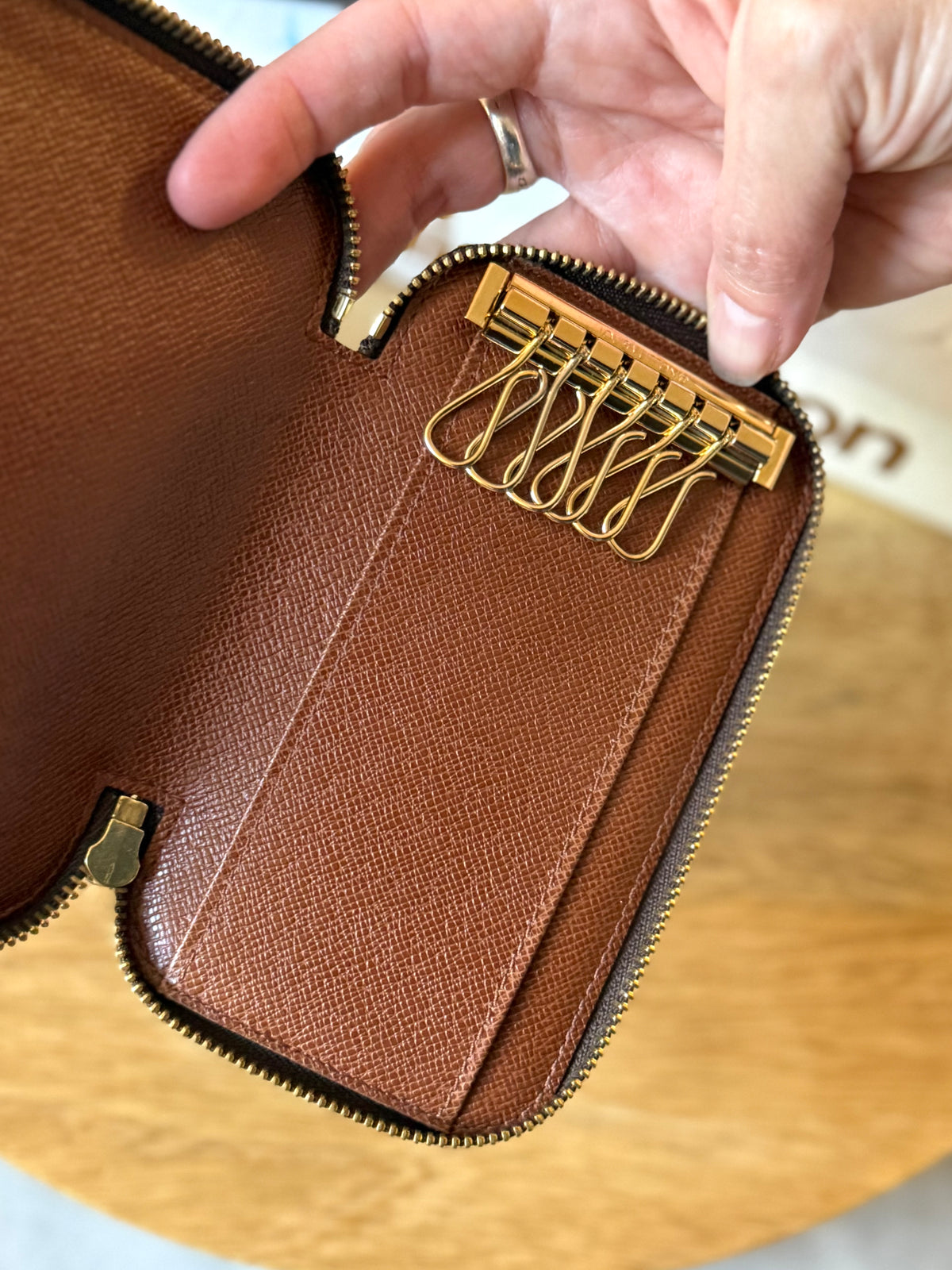 LV Zip around 6 Key Pouch