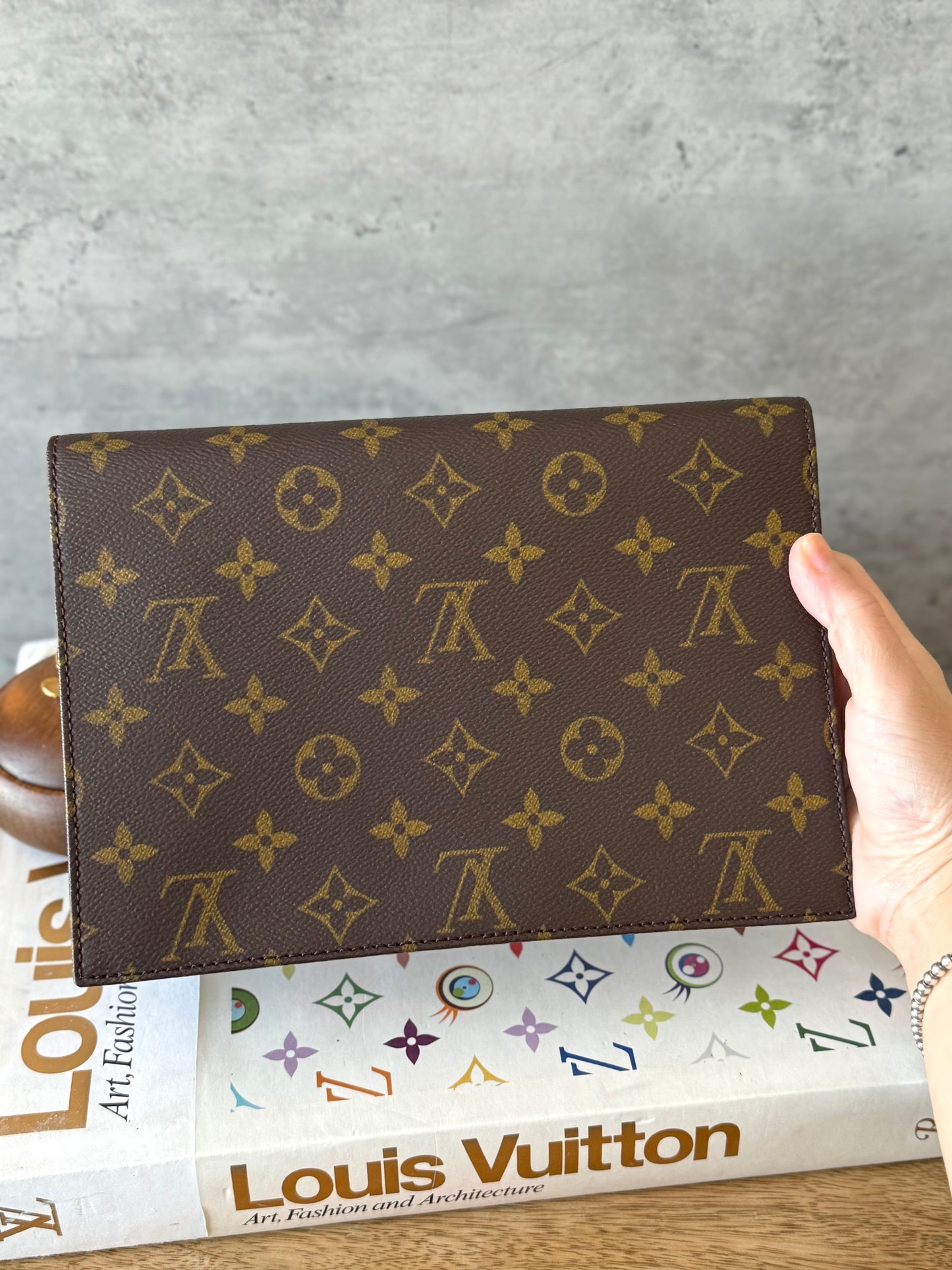 LV Rabat 23 Clutch