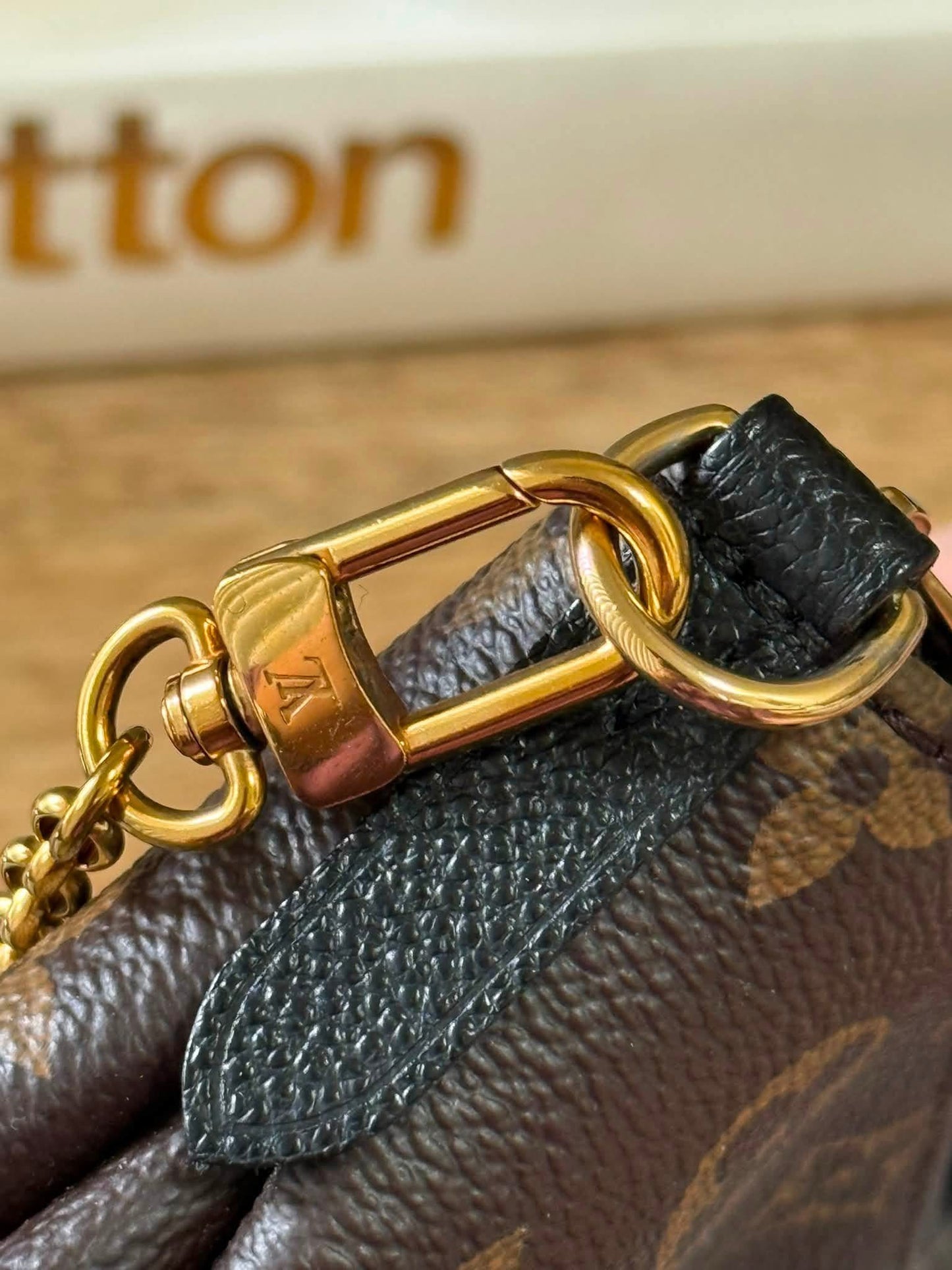 LV Pallas Noir Clutch