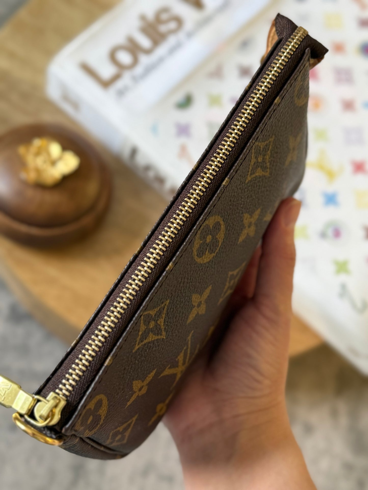 LV Bucket Pochette