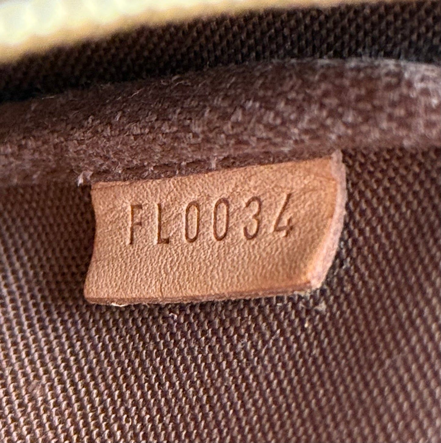 LV Bucket Pochette