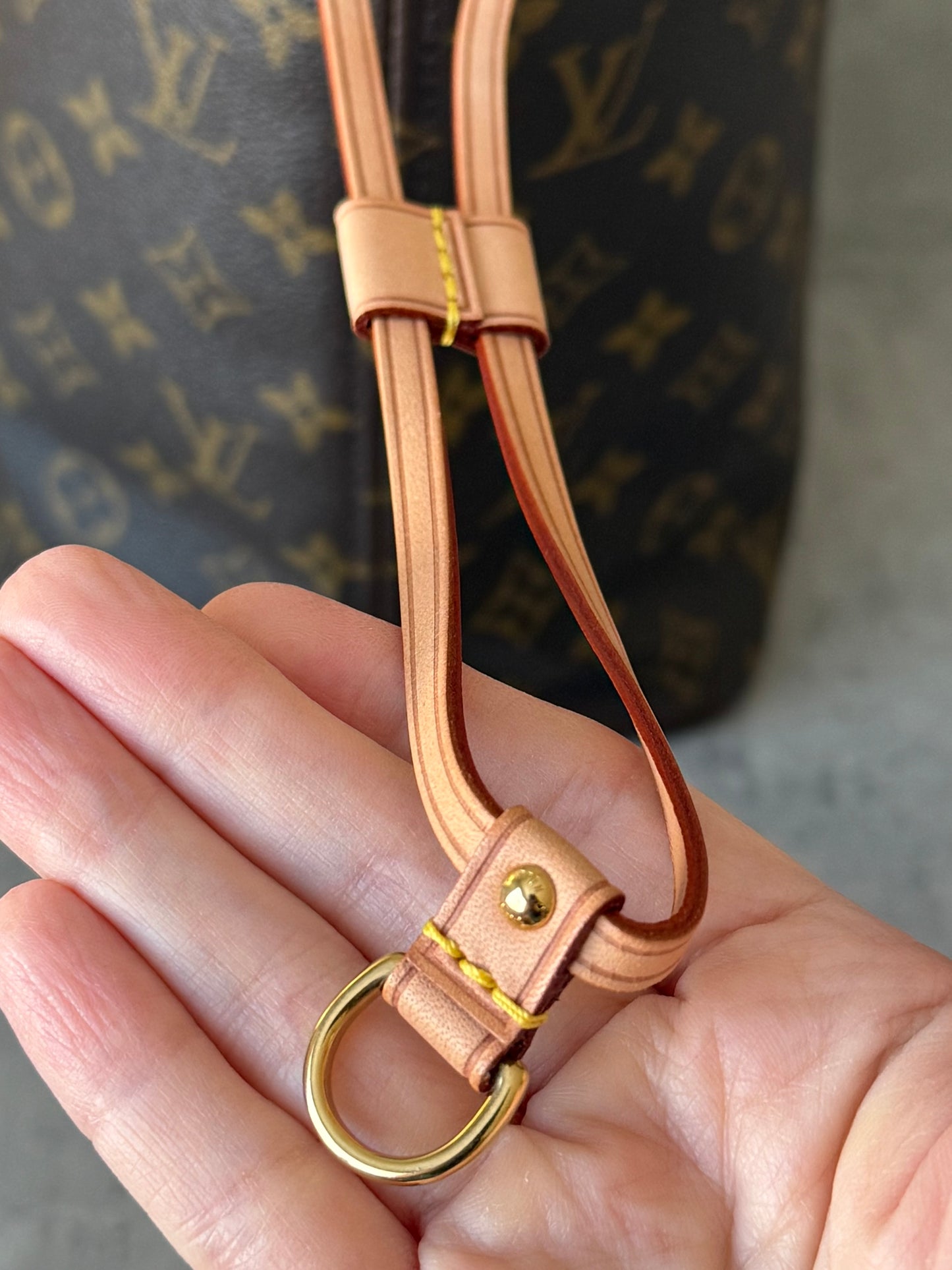 LV Neverfull MM Beige