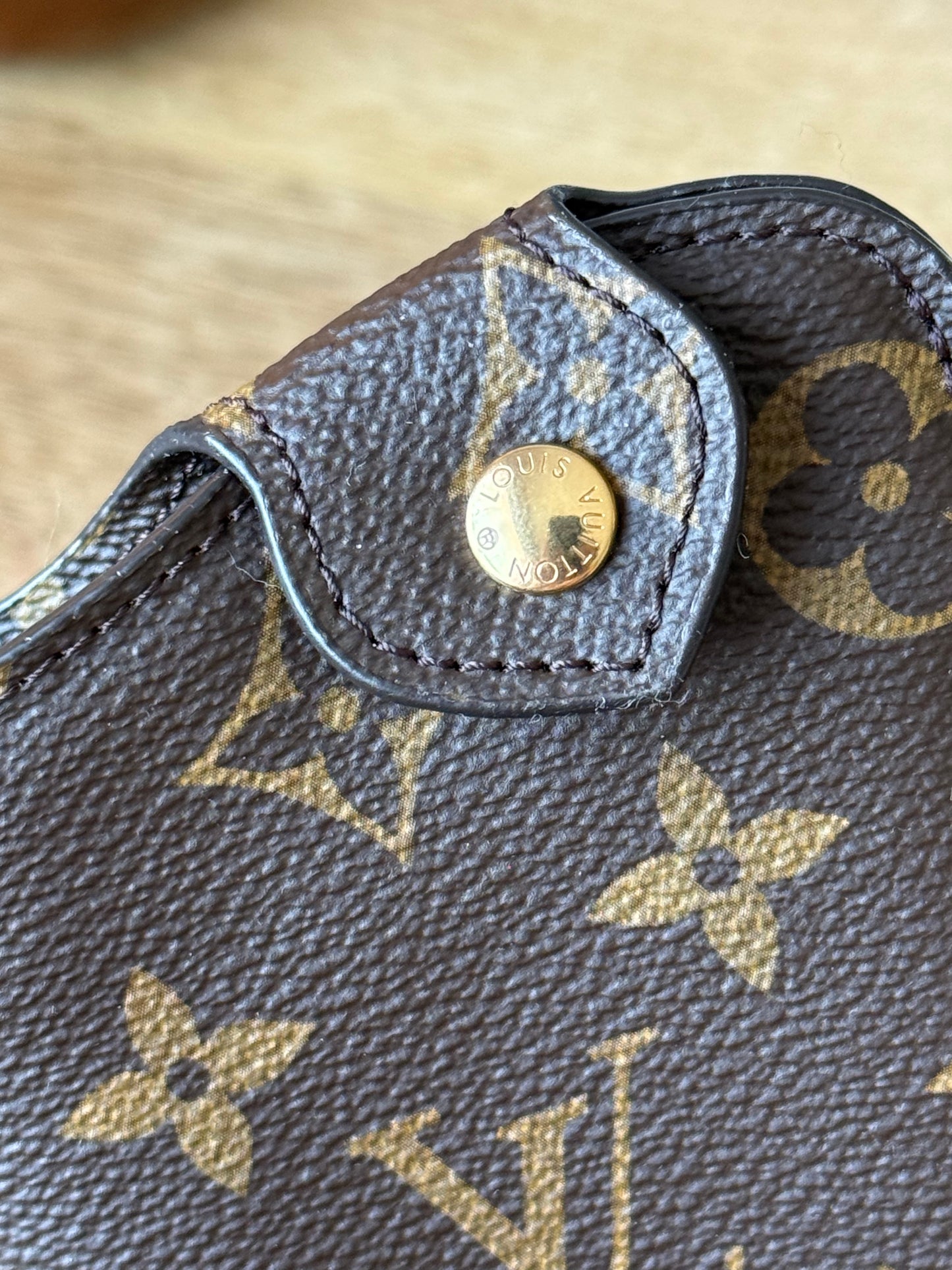 LV Etui MM sunglasses case