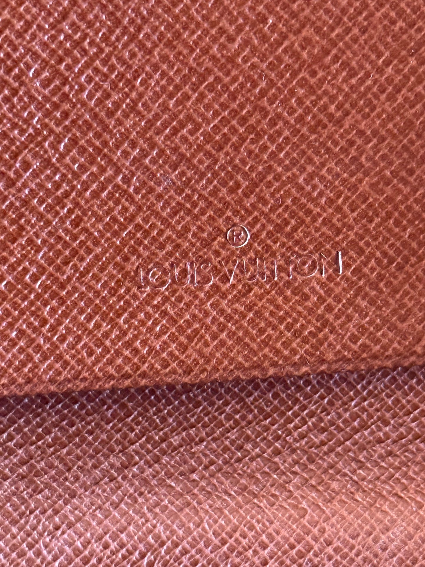 LV Rabat 23 Clutch