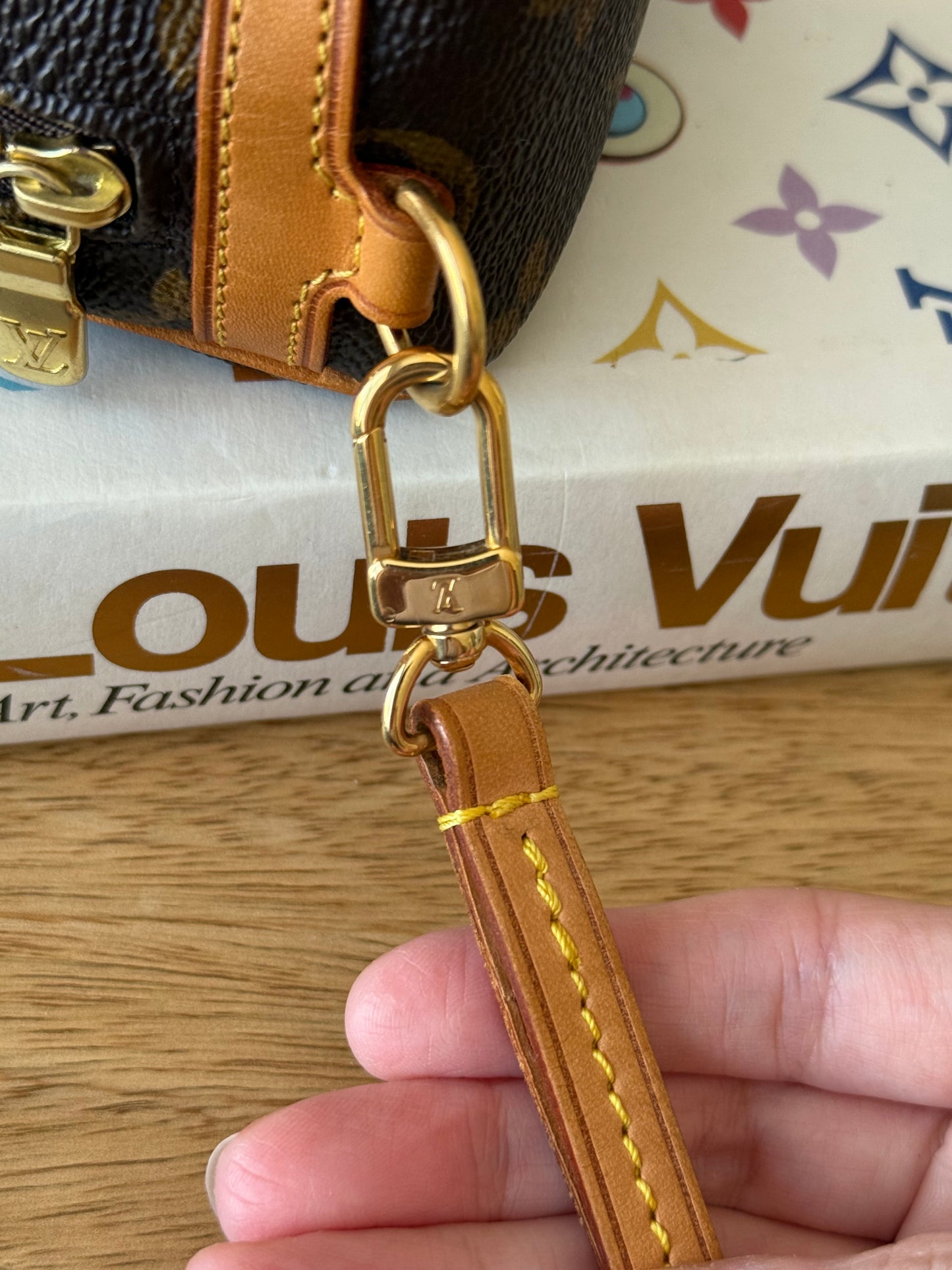 LV Wapity Pouch