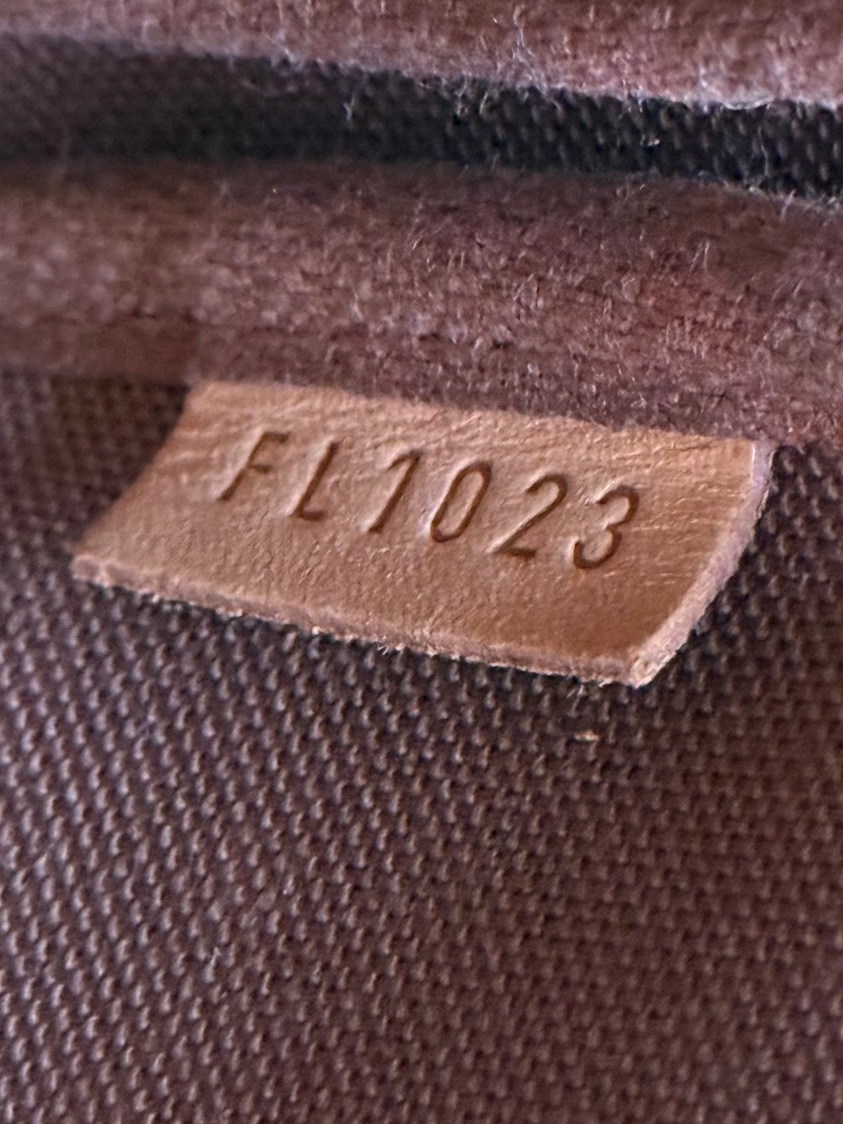 LV Bucket Pochette Monogram